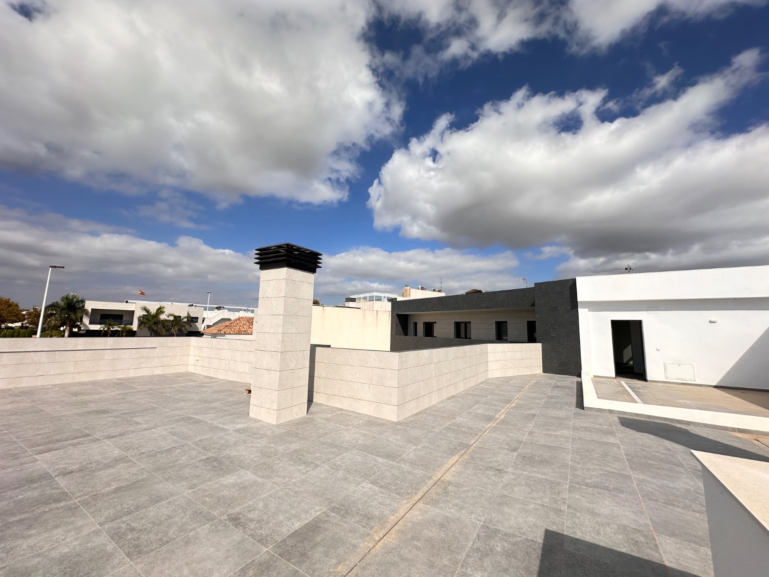 Vivienda de obra nueva con piscina lista para entrar a vivir 5 dormitorios en Lo Pagan ( san Pedro del pinatar )