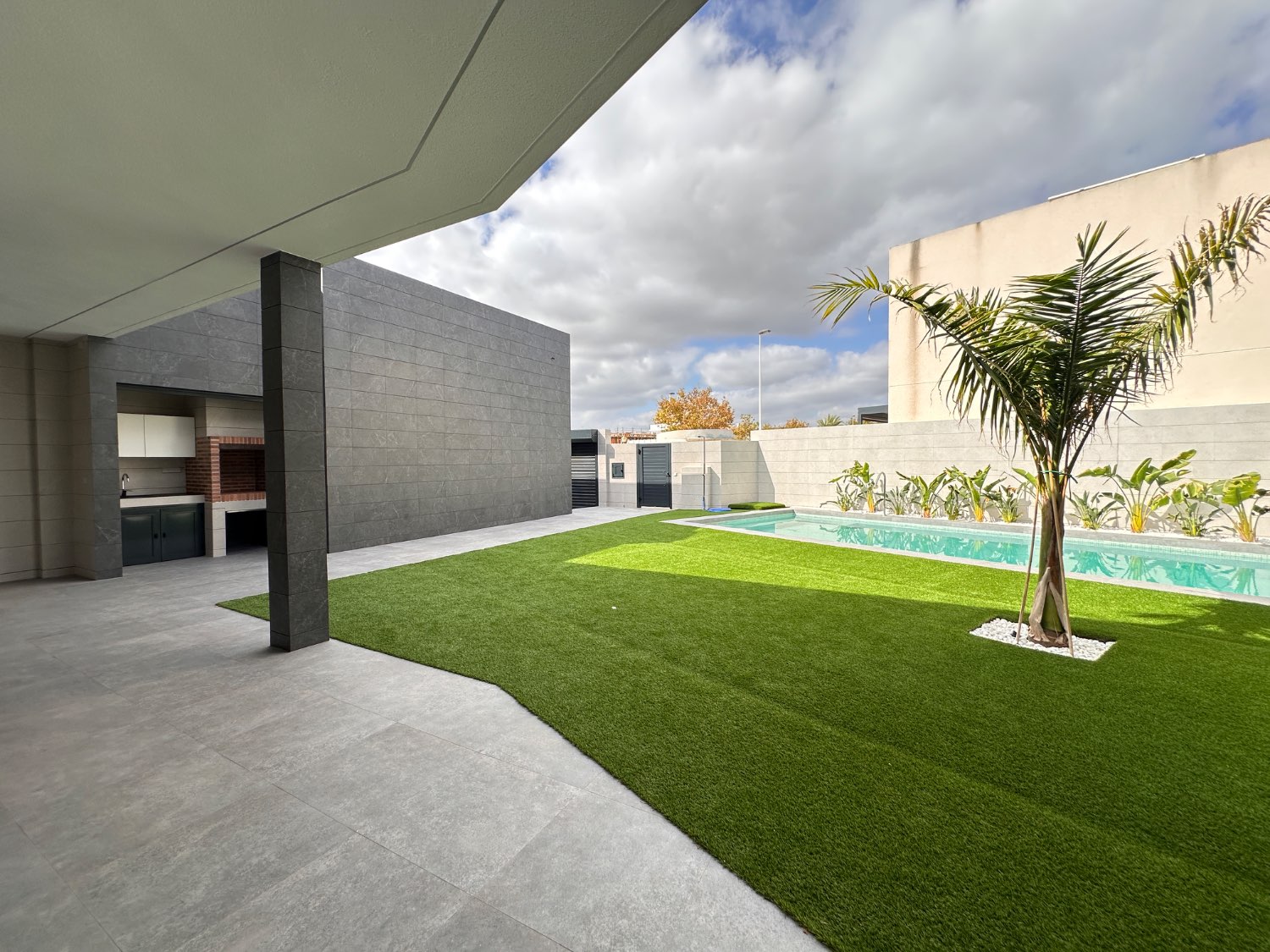 Vivienda de obra nueva con piscina lista para entrar a vivir 5 dormitorios en Lo Pagan ( san Pedro del pinatar )