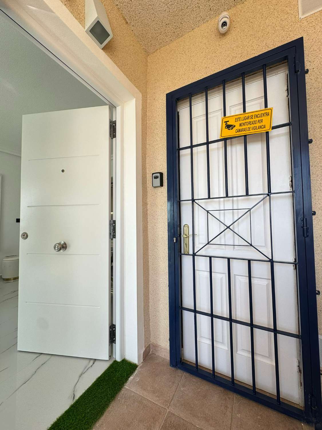 Apartamento reformado de 1 dormitorio en Zeniamar