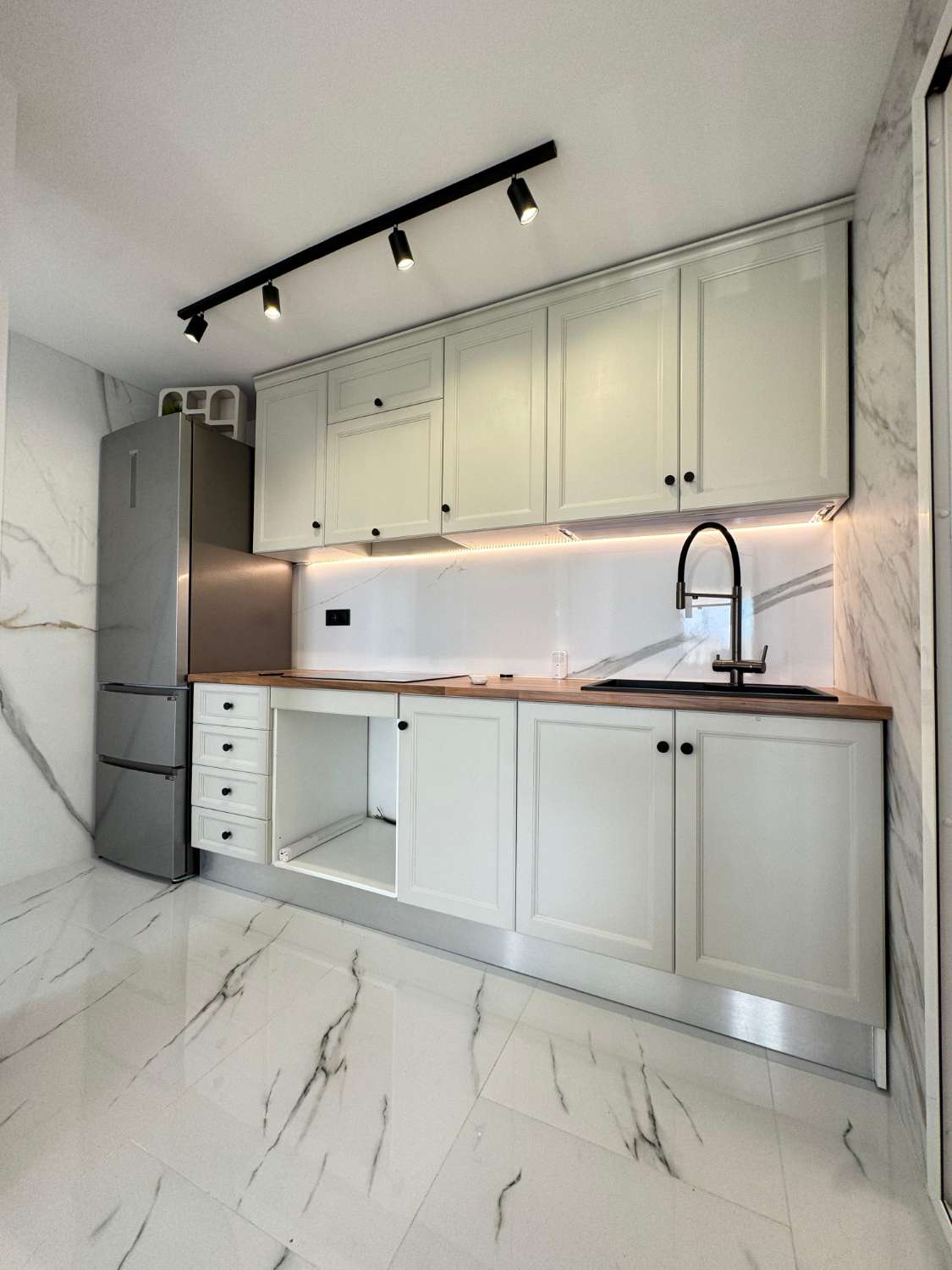 Apartamento reformado de 1 dormitorio en Zeniamar