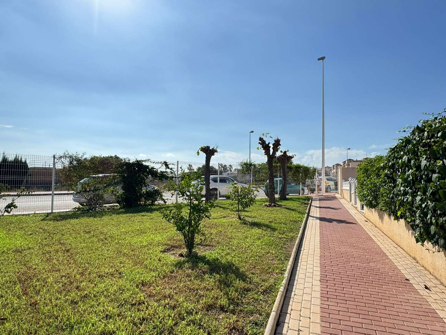 Apartamento reformado de 1 dormitorio en Zeniamar