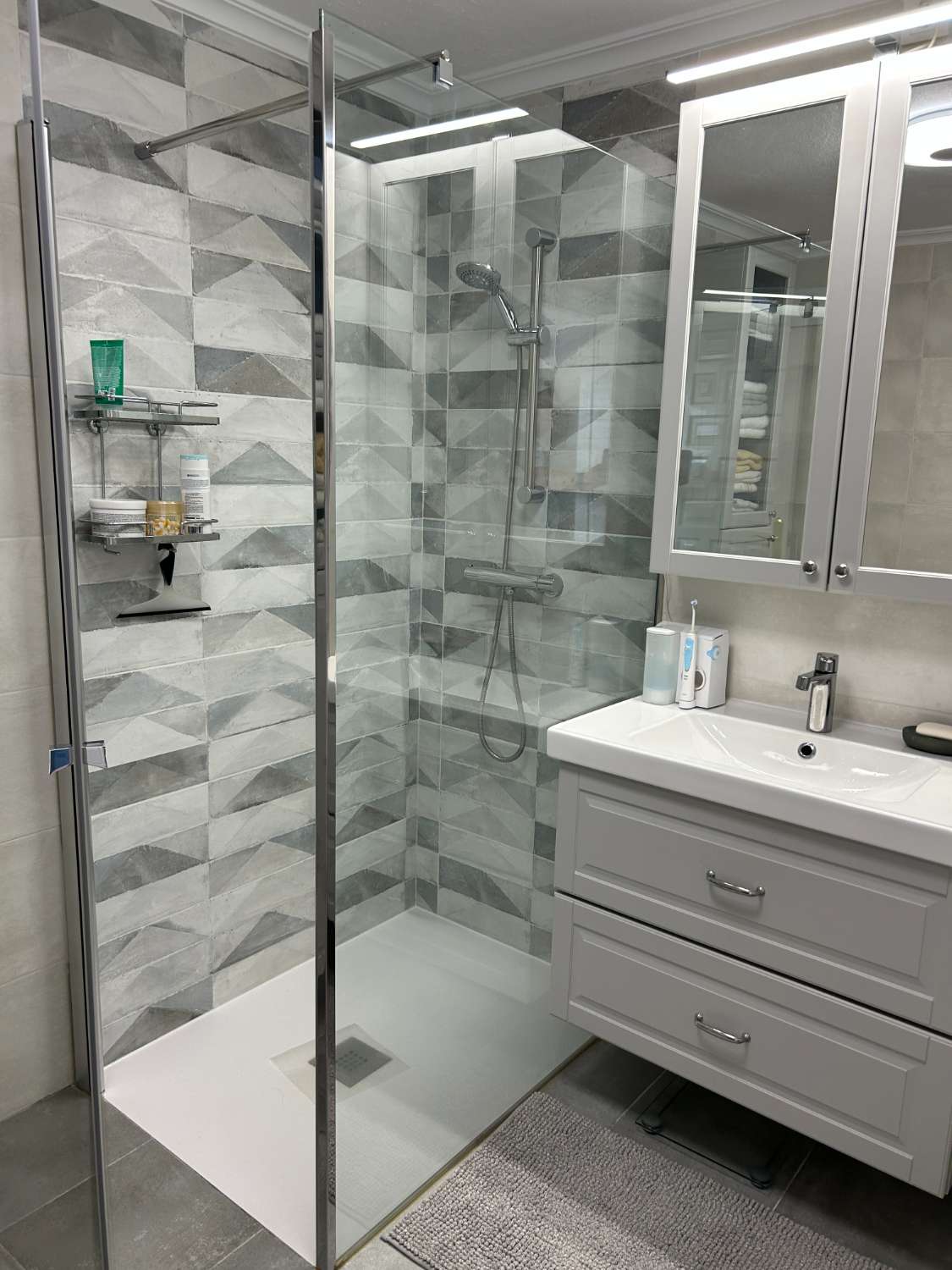 Bungalow de 2 dormitorios y 2 baños en una comunidad cerrada en Orihuela costa