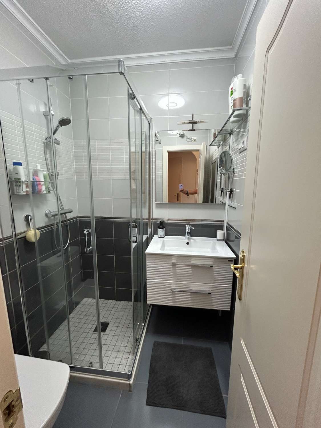 Bungalow de 2 dormitorios y 2 baños en una comunidad cerrada en Orihuela costa