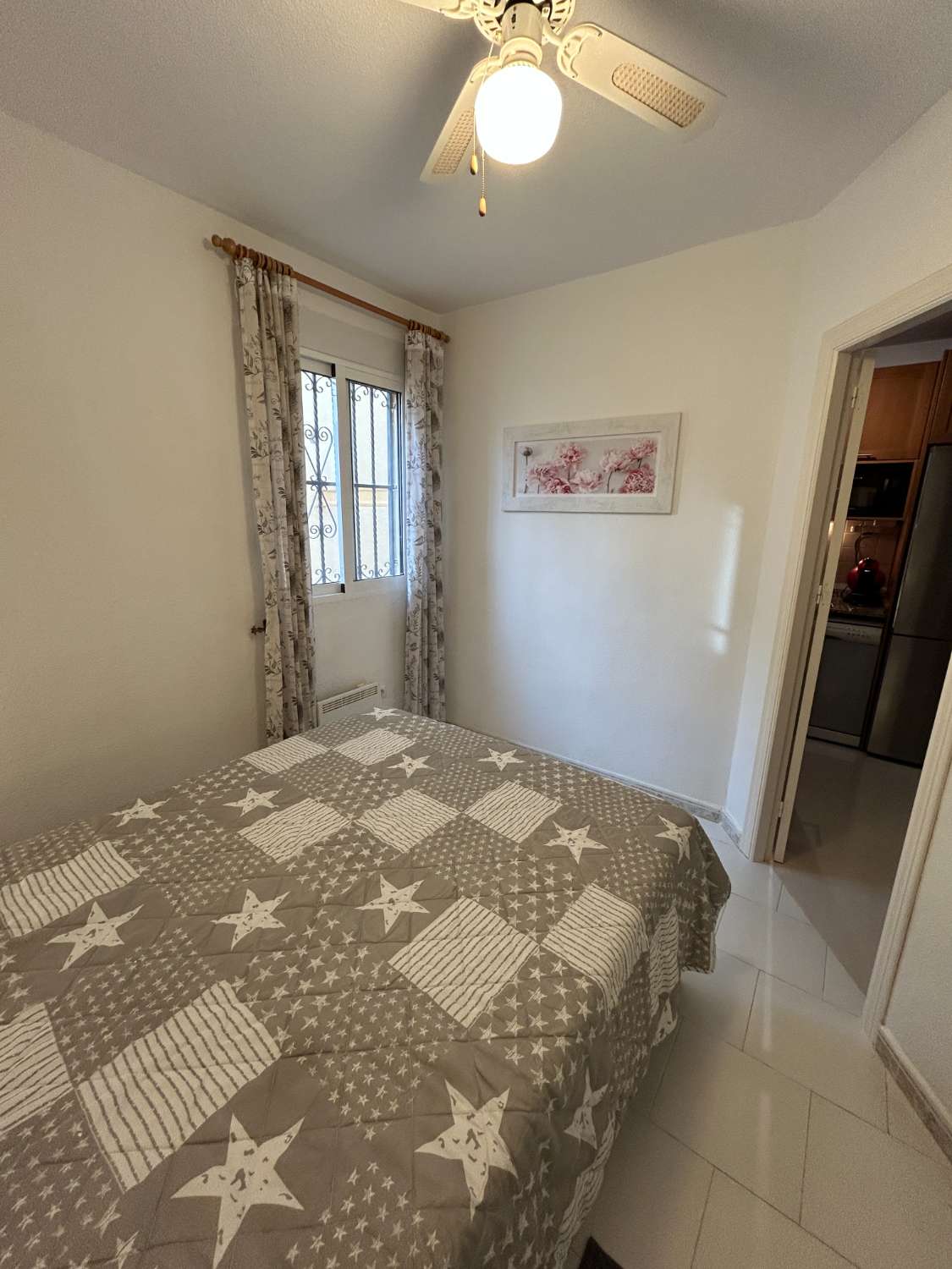 Bungalow de 2 dormitorios y 2 baños en una comunidad cerrada en Orihuela costa