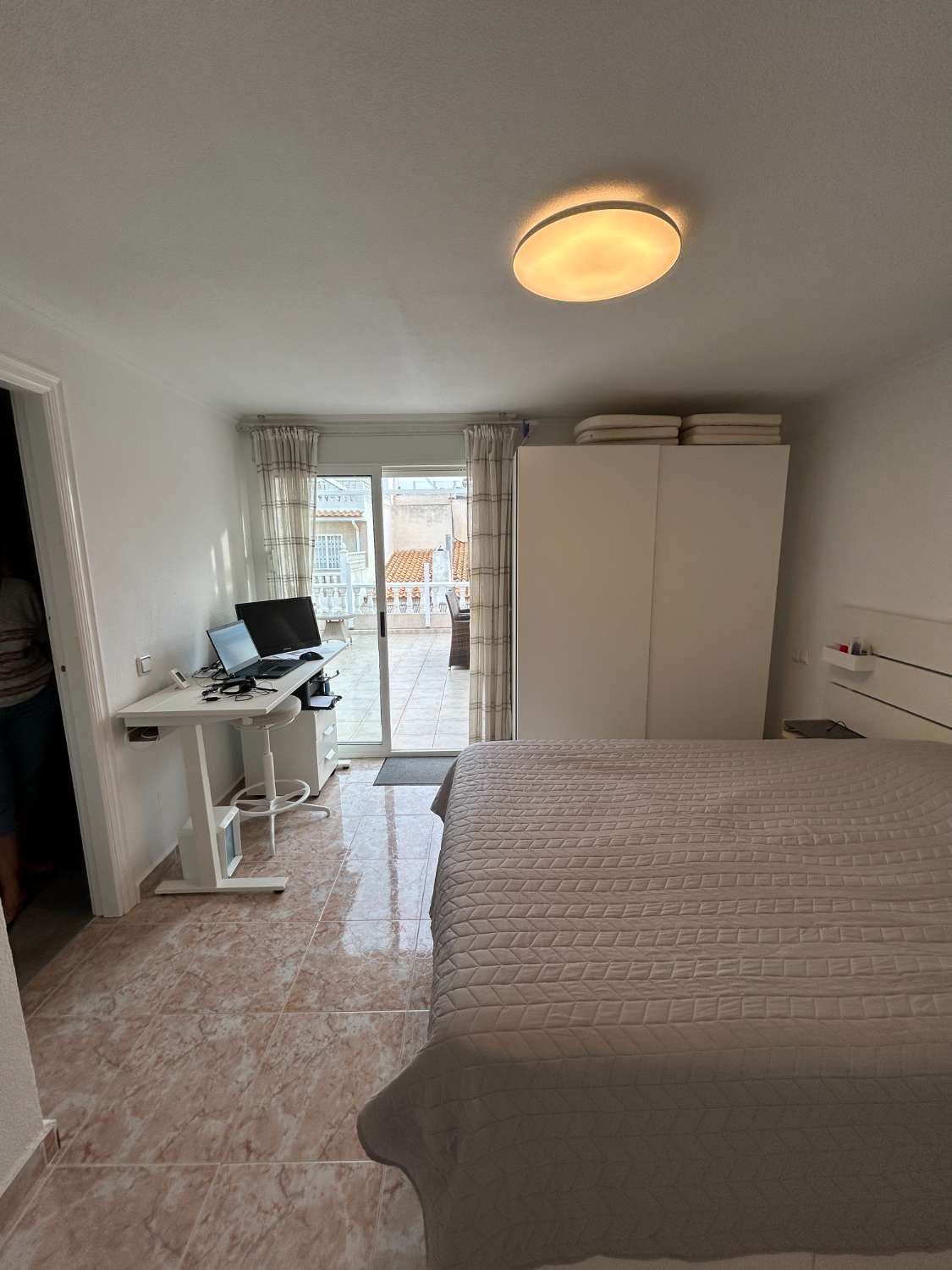 Bungalow de 2 dormitorios y 2 baños en una comunidad cerrada en Orihuela costa