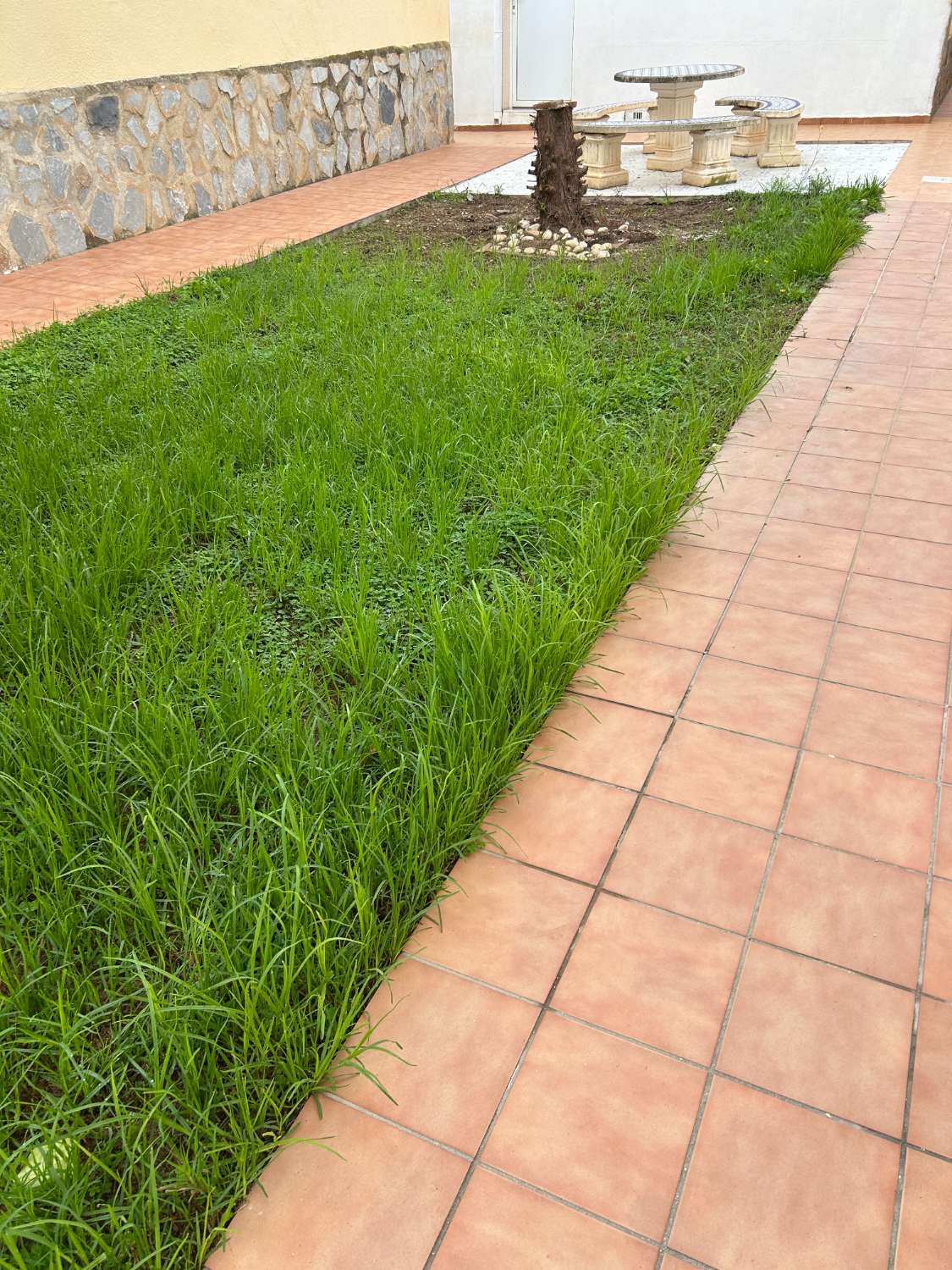 Bungalow de 2 dormitorios y 2 baños en una comunidad cerrada en Orihuela costa