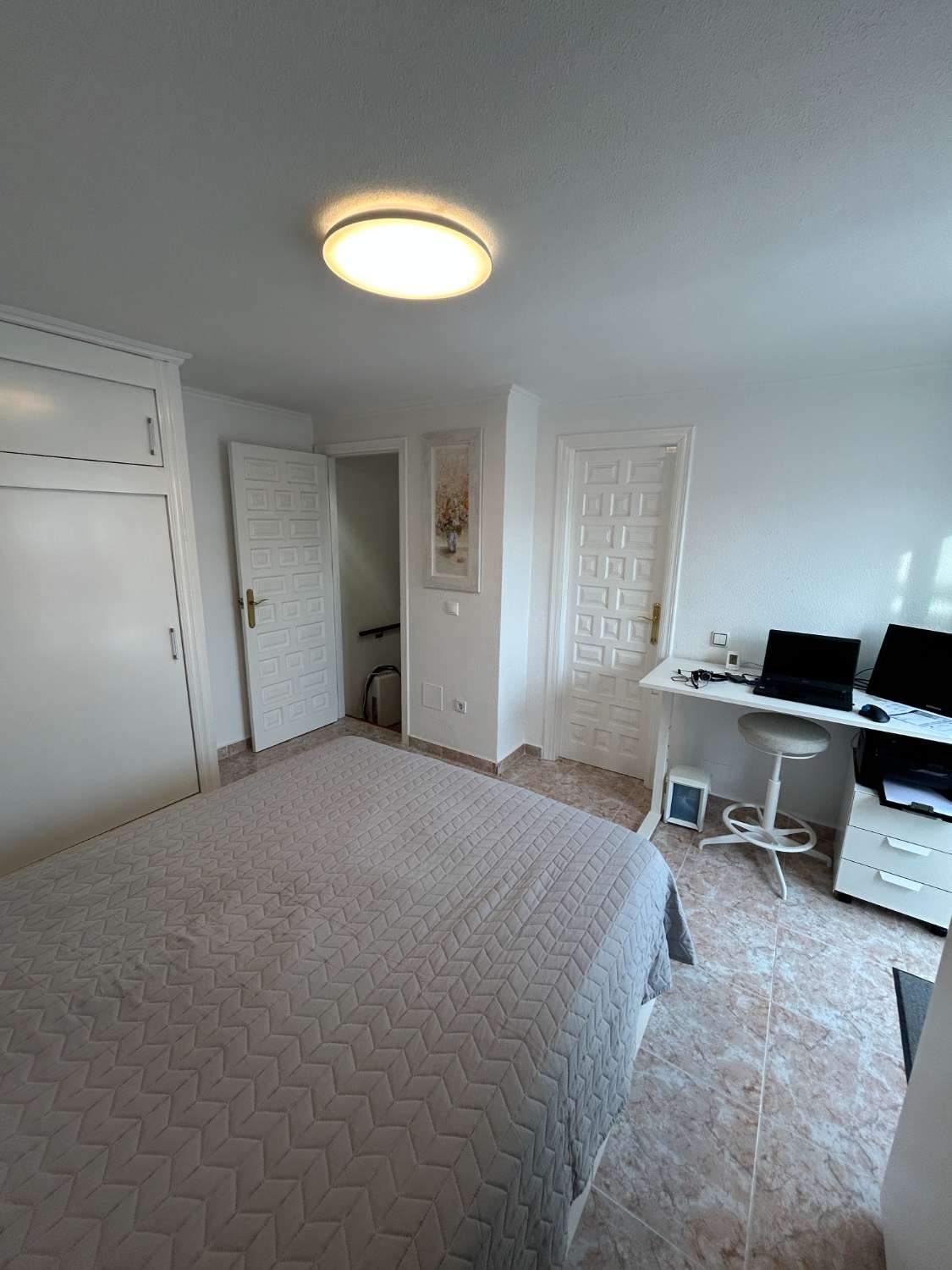 Bungalow de 2 dormitorios y 2 baños en una comunidad cerrada en Orihuela costa