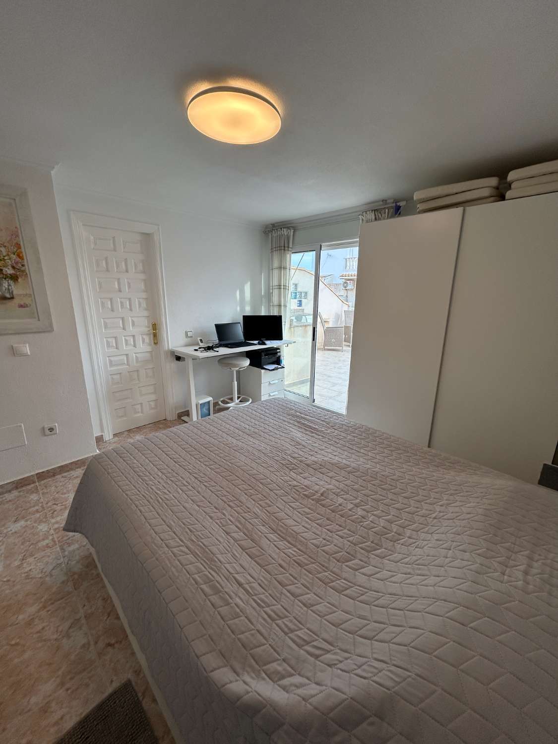 Bungalow de 2 dormitorios y 2 baños en una comunidad cerrada en Orihuela costa