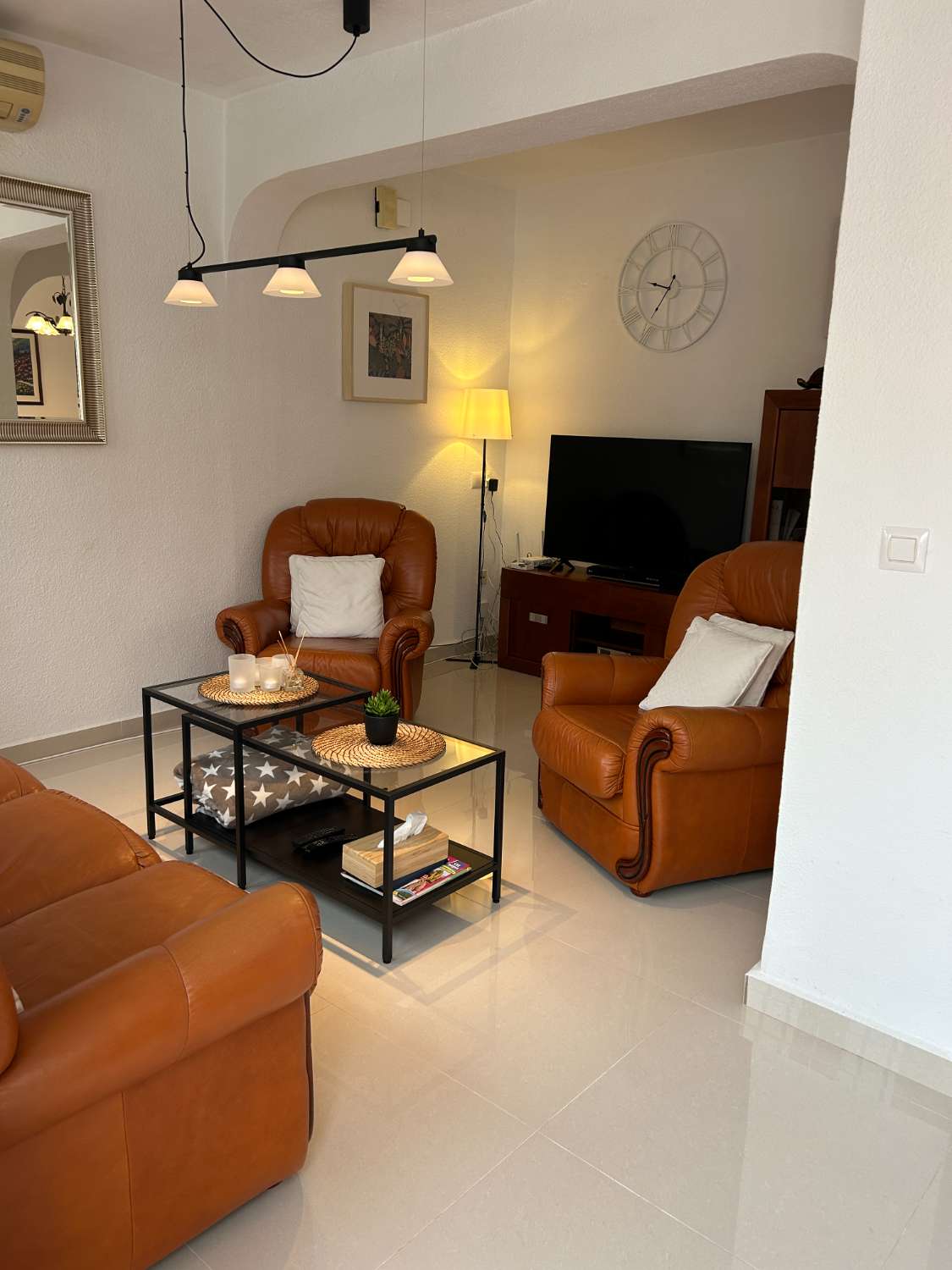 Bungalow de 2 dormitorios y 2 baños en una comunidad cerrada en Orihuela costa