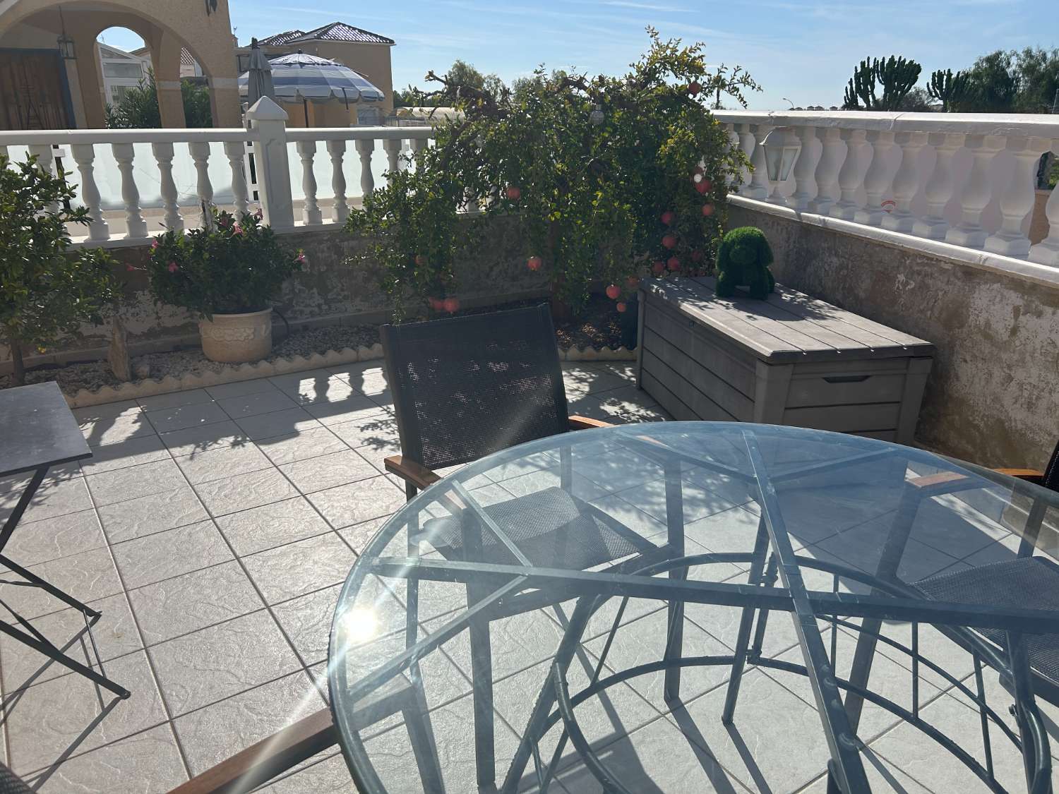 Casa independiente de 2 dormitorios, 2 baños, 1 piscina comunitaria