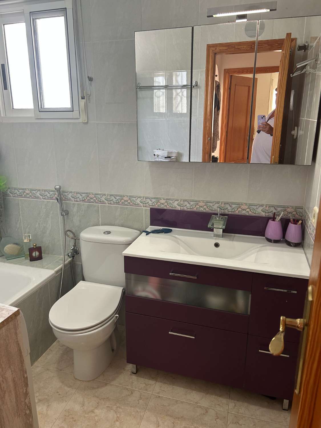 Casa independiente de 2 dormitorios, 2 baños, 1 piscina comunitaria