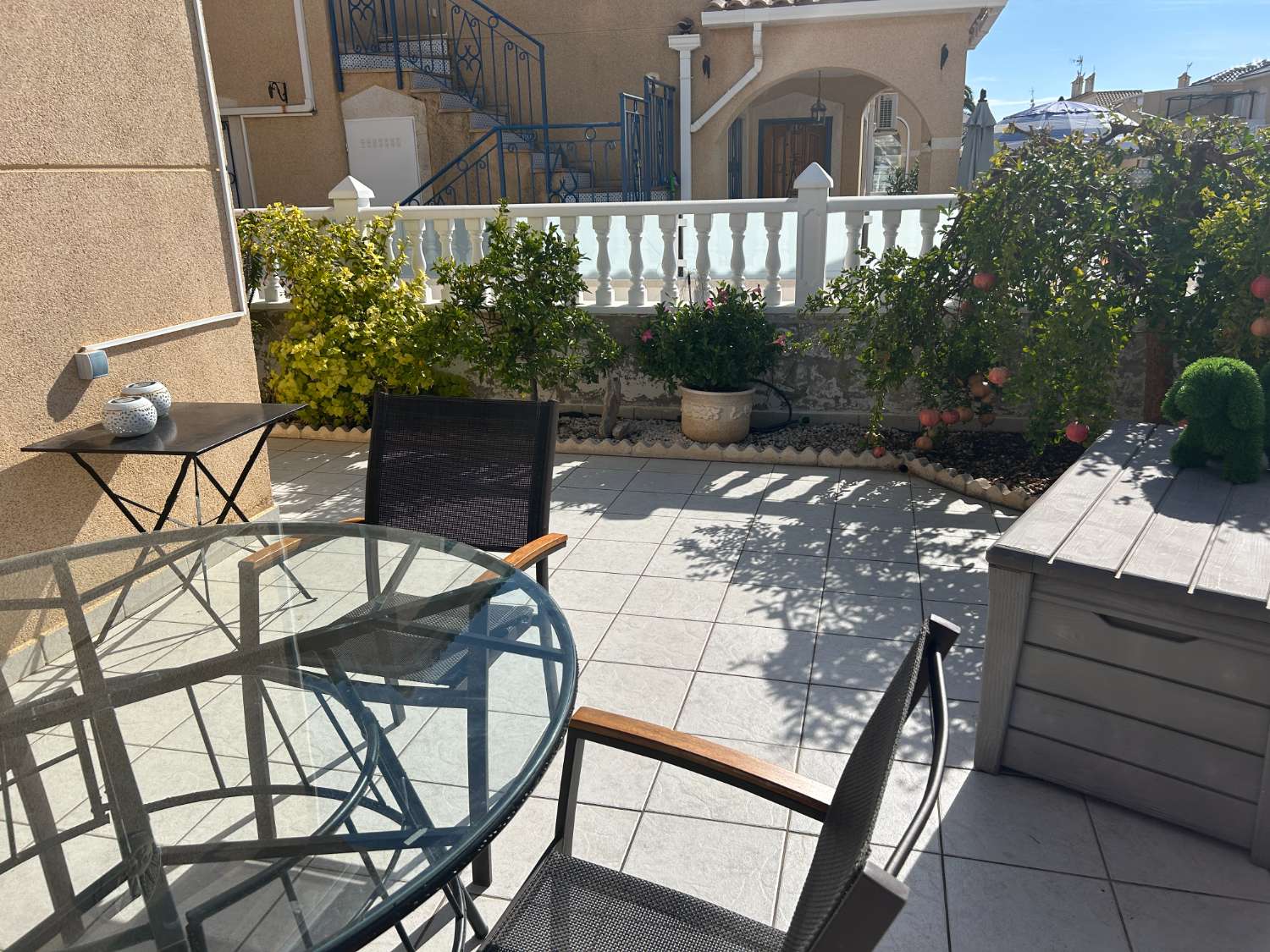 Casa independiente de 2 dormitorios, 2 baños, 1 piscina comunitaria