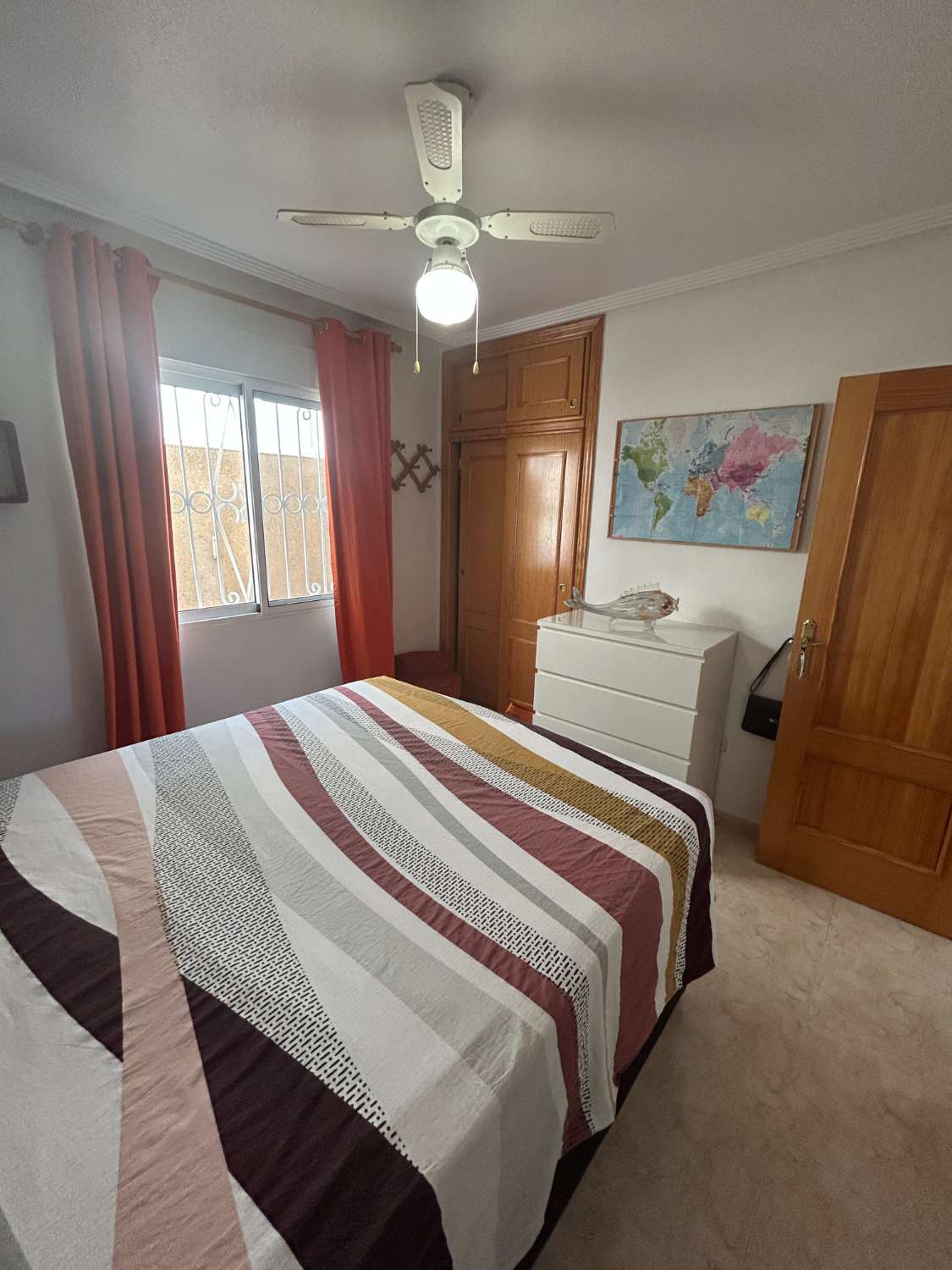 Casa independiente de 2 dormitorios, 2 baños, 1 piscina comunitaria