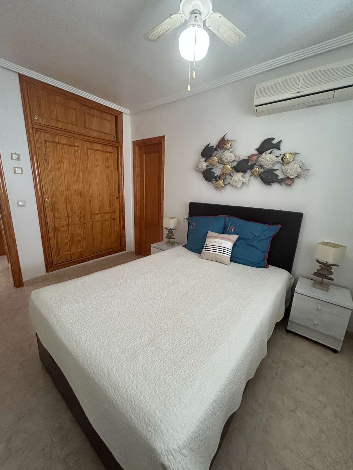 Casa independiente de 2 dormitorios, 2 baños, 1 piscina comunitaria
