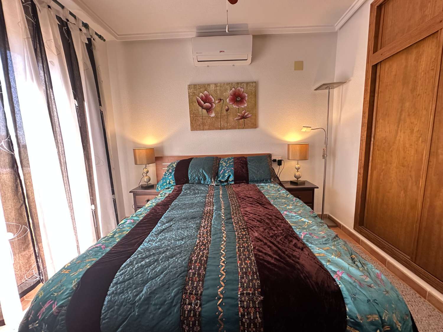 Casa de 3 dormitorios y 2 baños en comunidad cerrada con piscina comunitaria