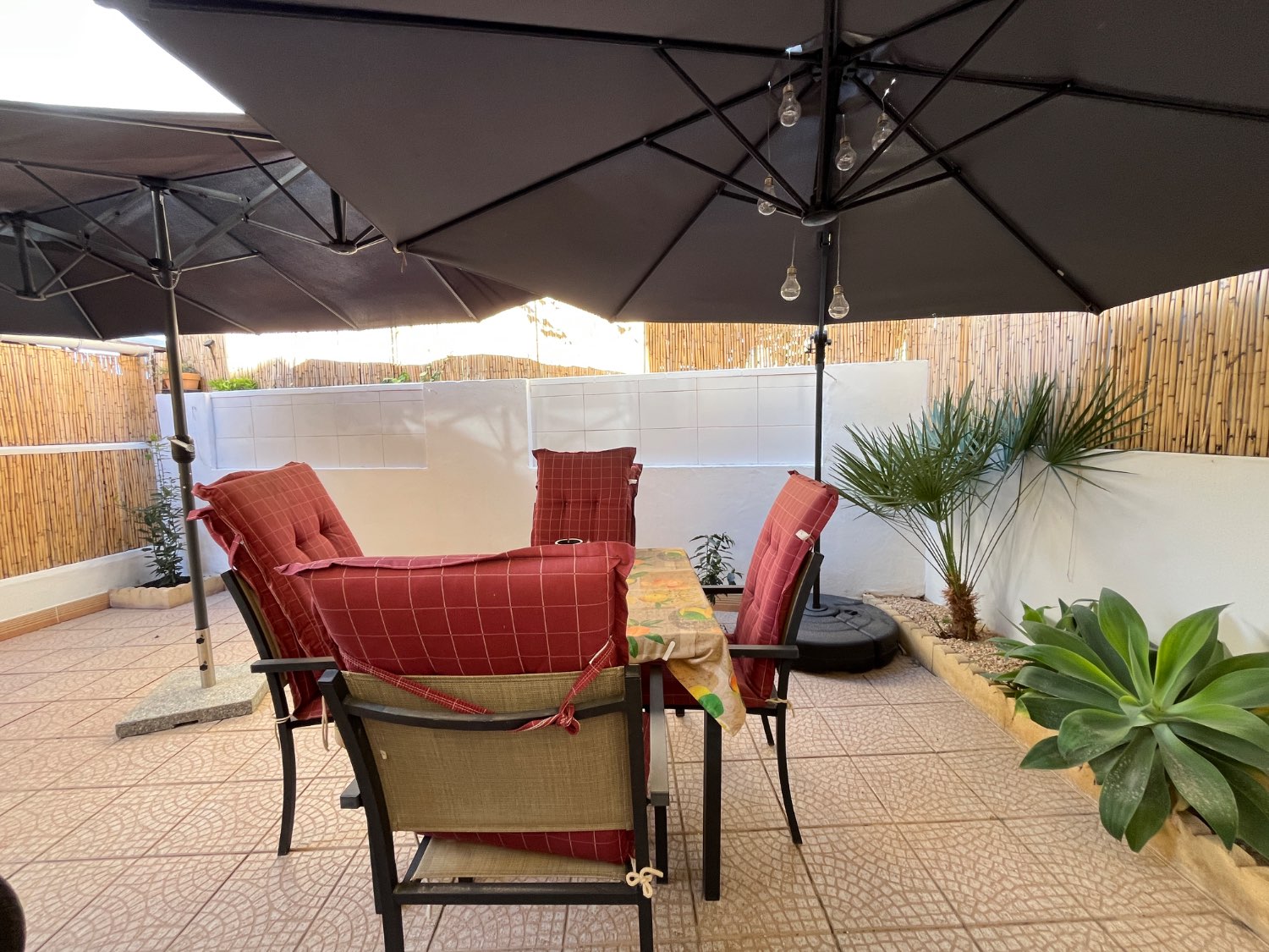 Casa de 3 dormitorios y 2 baños en comunidad cerrada con piscina comunitaria