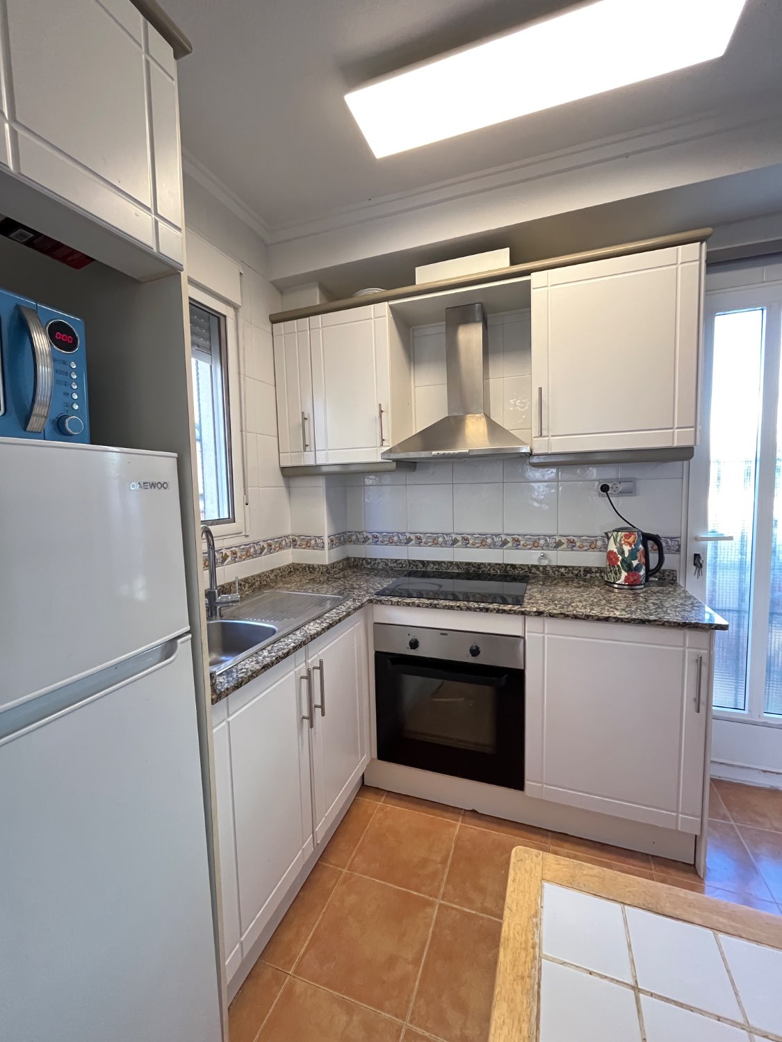 Casa de 3 dormitorios y 2 baños en comunidad cerrada con piscina comunitaria