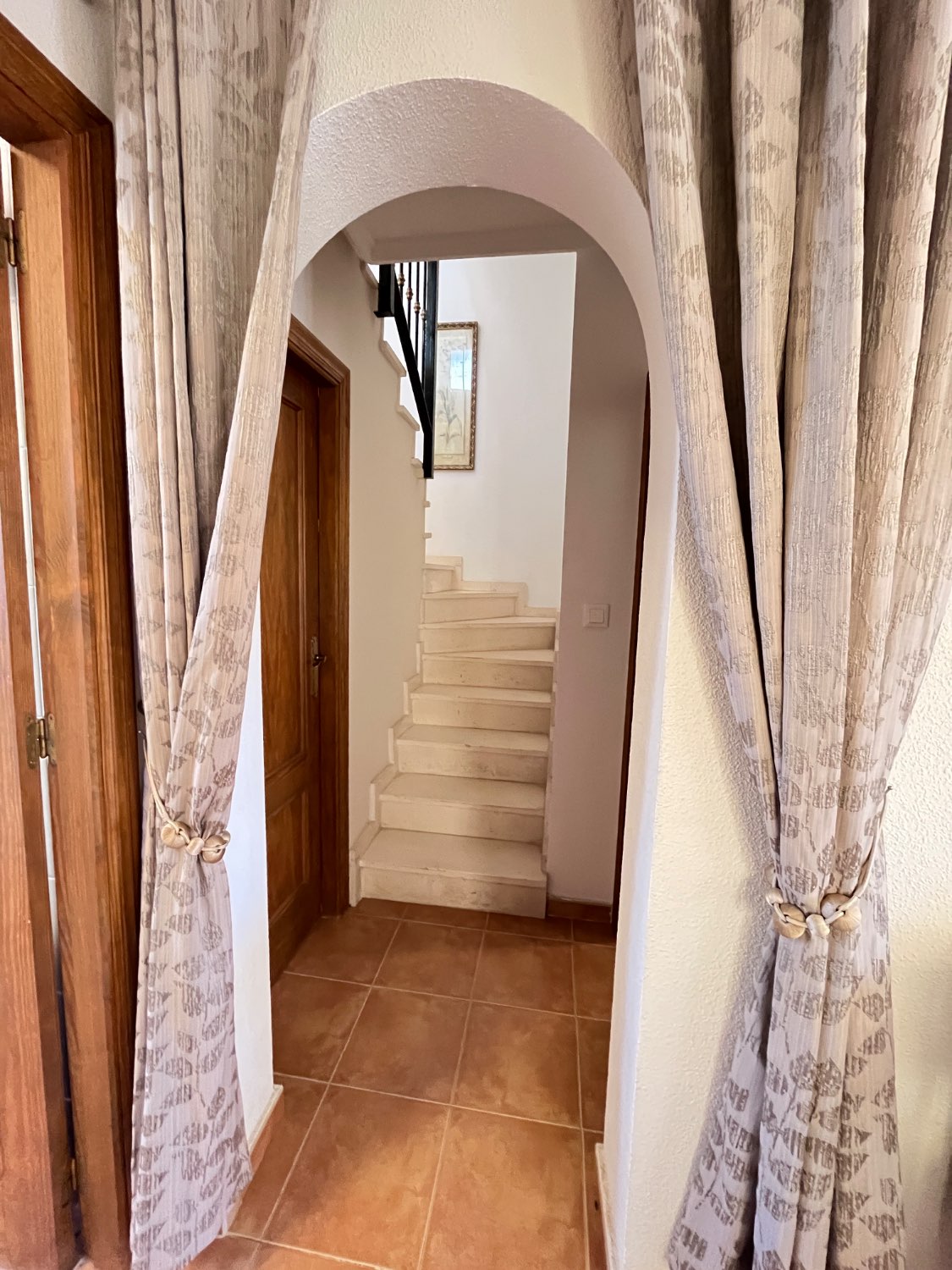 Casa de 3 dormitorios y 2 baños en comunidad cerrada con piscina comunitaria