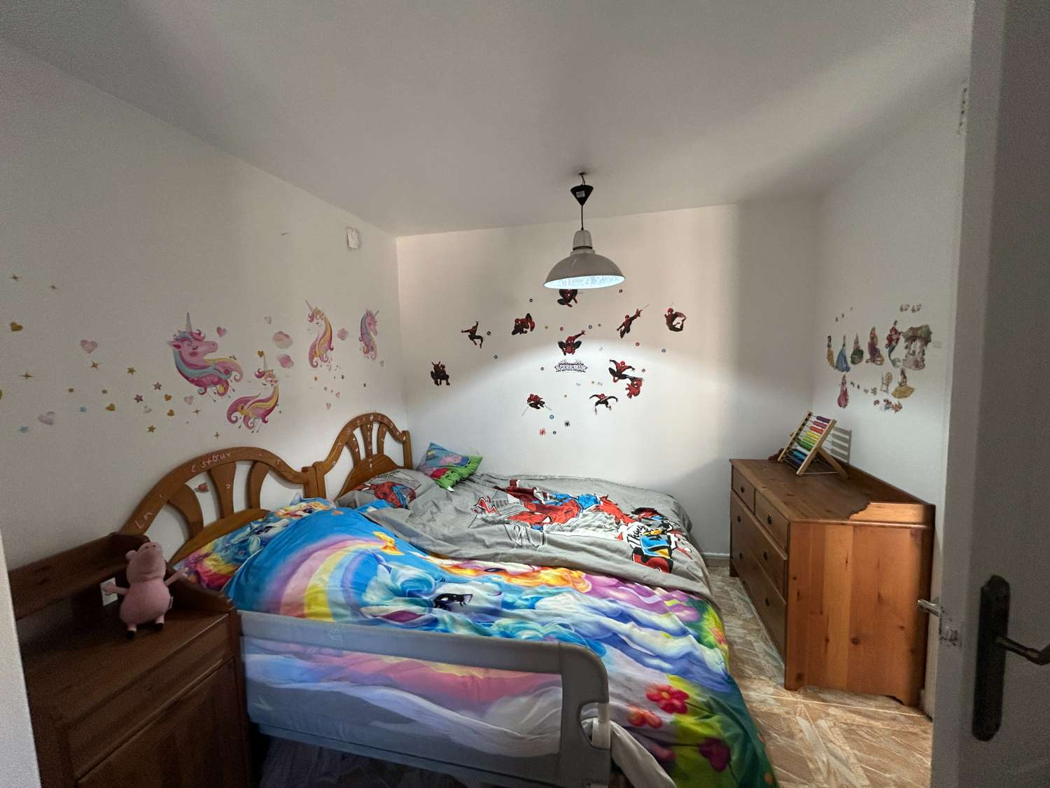 Villa de 4 dormitorios con apartamento independiente y piscina privada, cerca de Zenia Boulevard