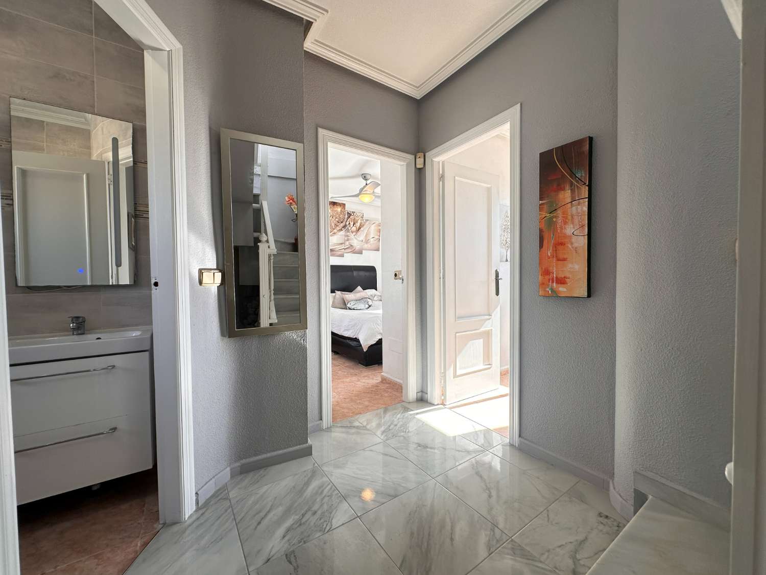 Villa de 4 dormitorios con apartamento independiente y piscina privada, cerca de Zenia Boulevard