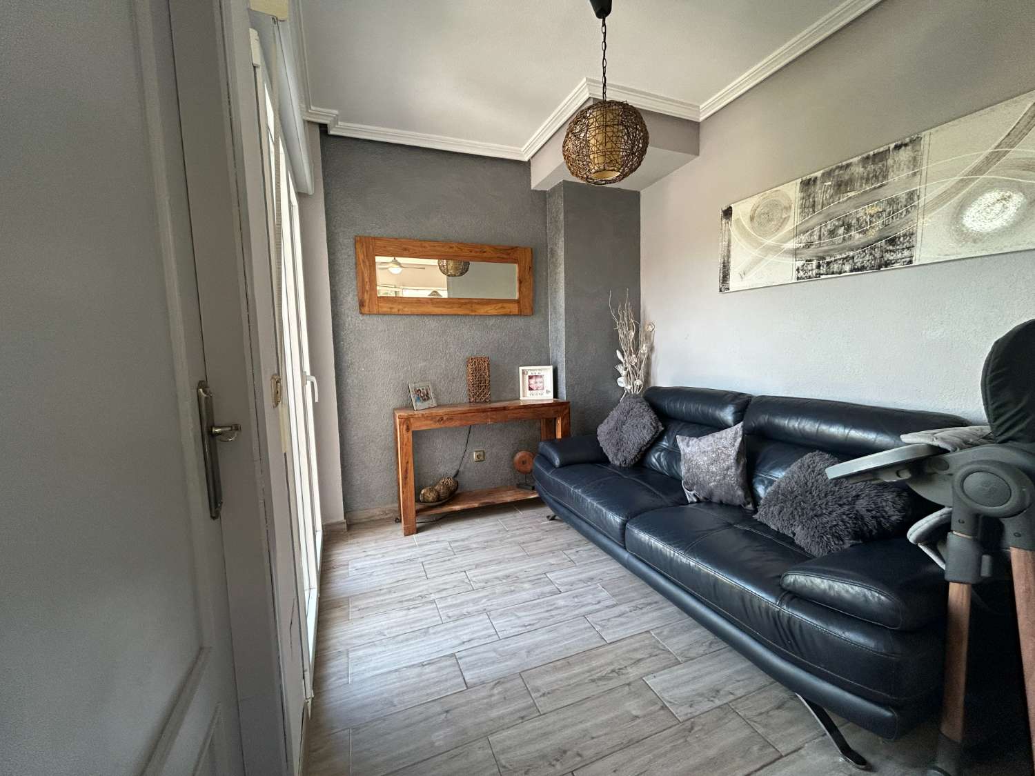 Villa de 4 dormitorios con apartamento independiente y piscina privada, cerca de Zenia Boulevard