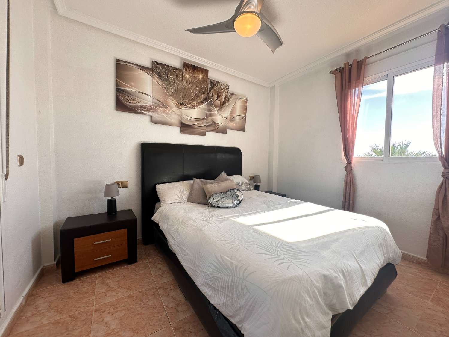 Villa de 4 dormitorios con apartamento independiente y piscina privada, cerca de Zenia Boulevard