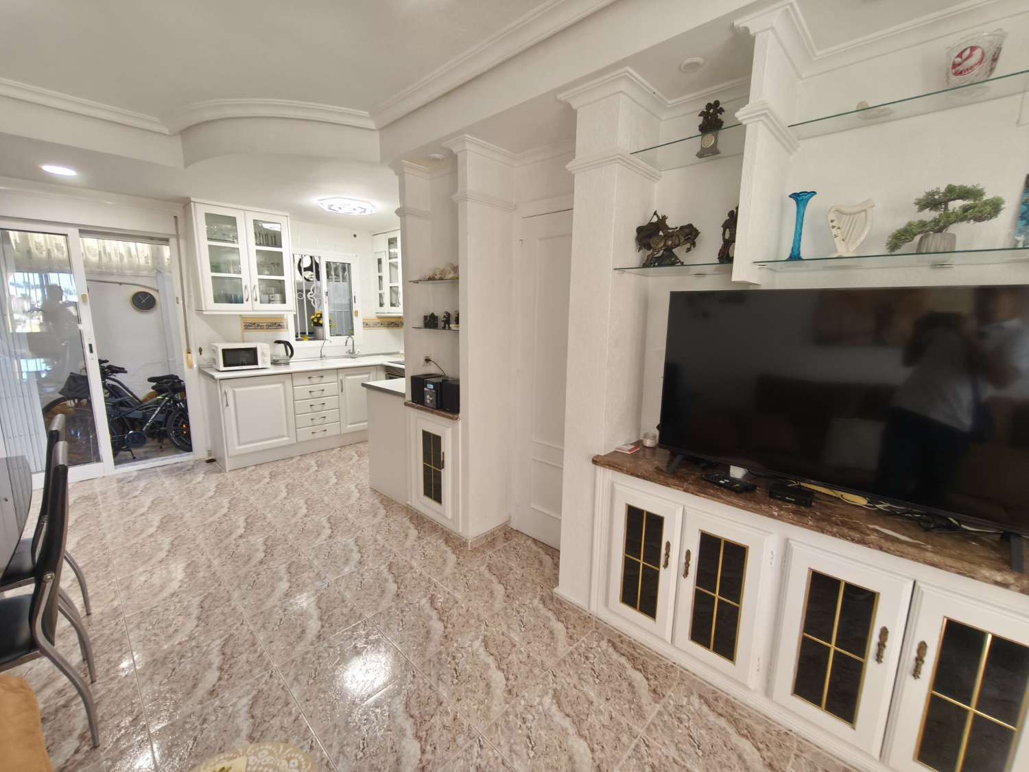 2 værelses ejendom i det eksklusive indhegnede samfund Macarena II