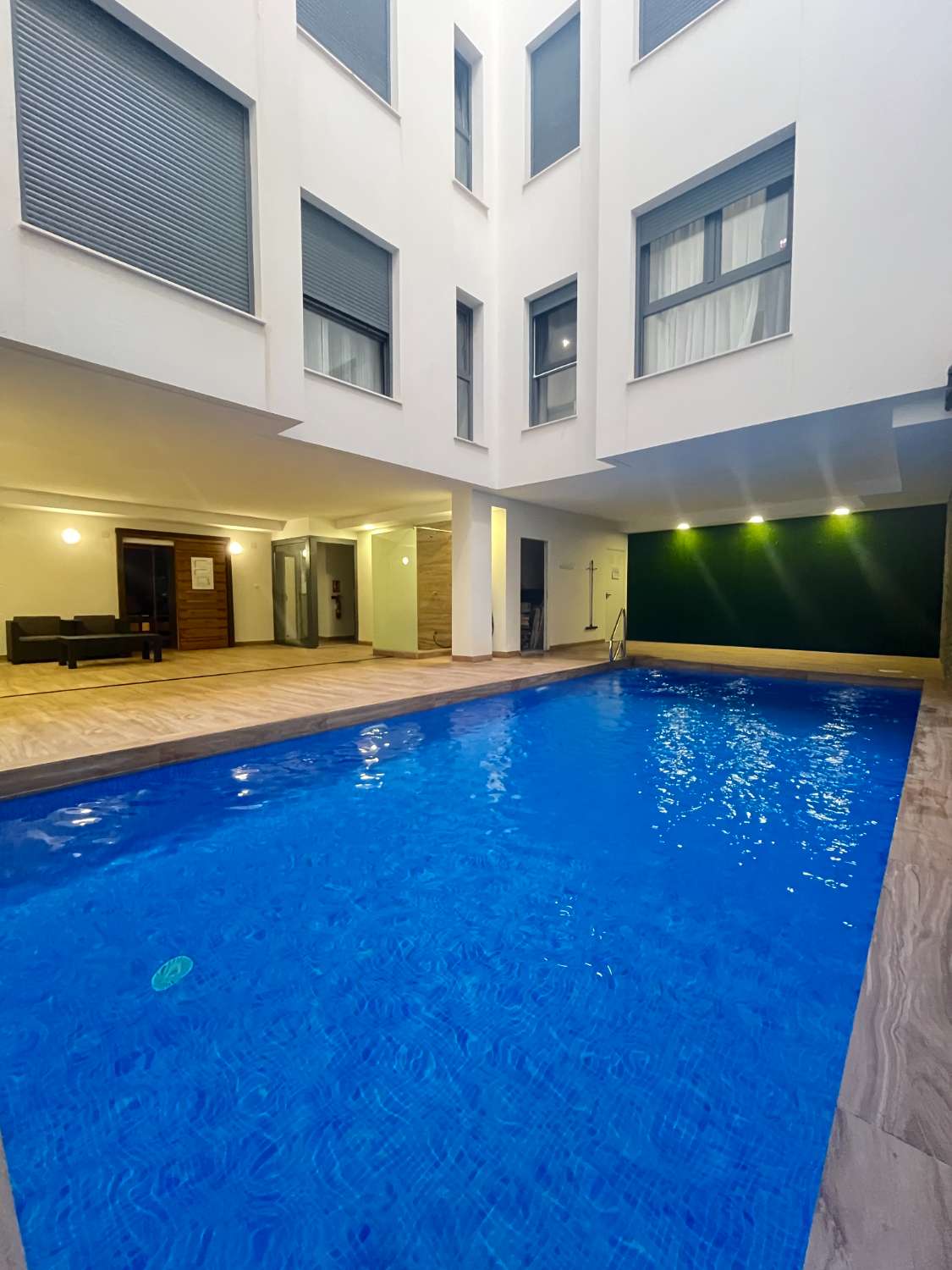 Apartamento de 3 dormitorios y 2 baños con Piscina y Sauna cerca de la playa!