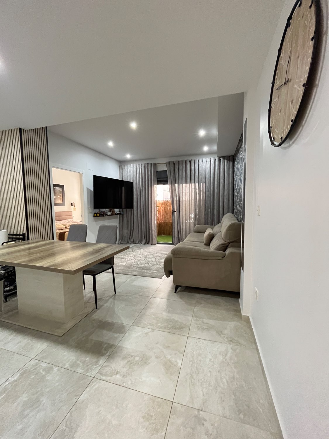 Apartamento de 3 dormitorios y 2 baños con Piscina y Sauna cerca de la playa!