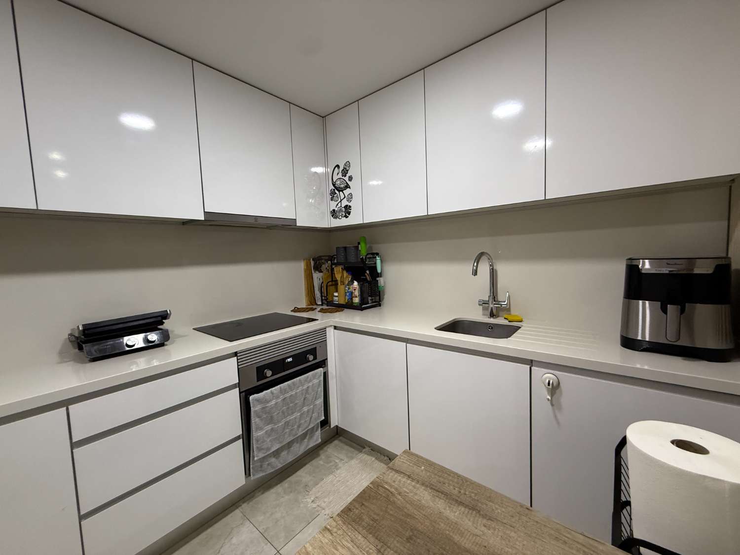 Apartamento de 3 dormitorios y 2 baños con Piscina y Sauna cerca de la playa!