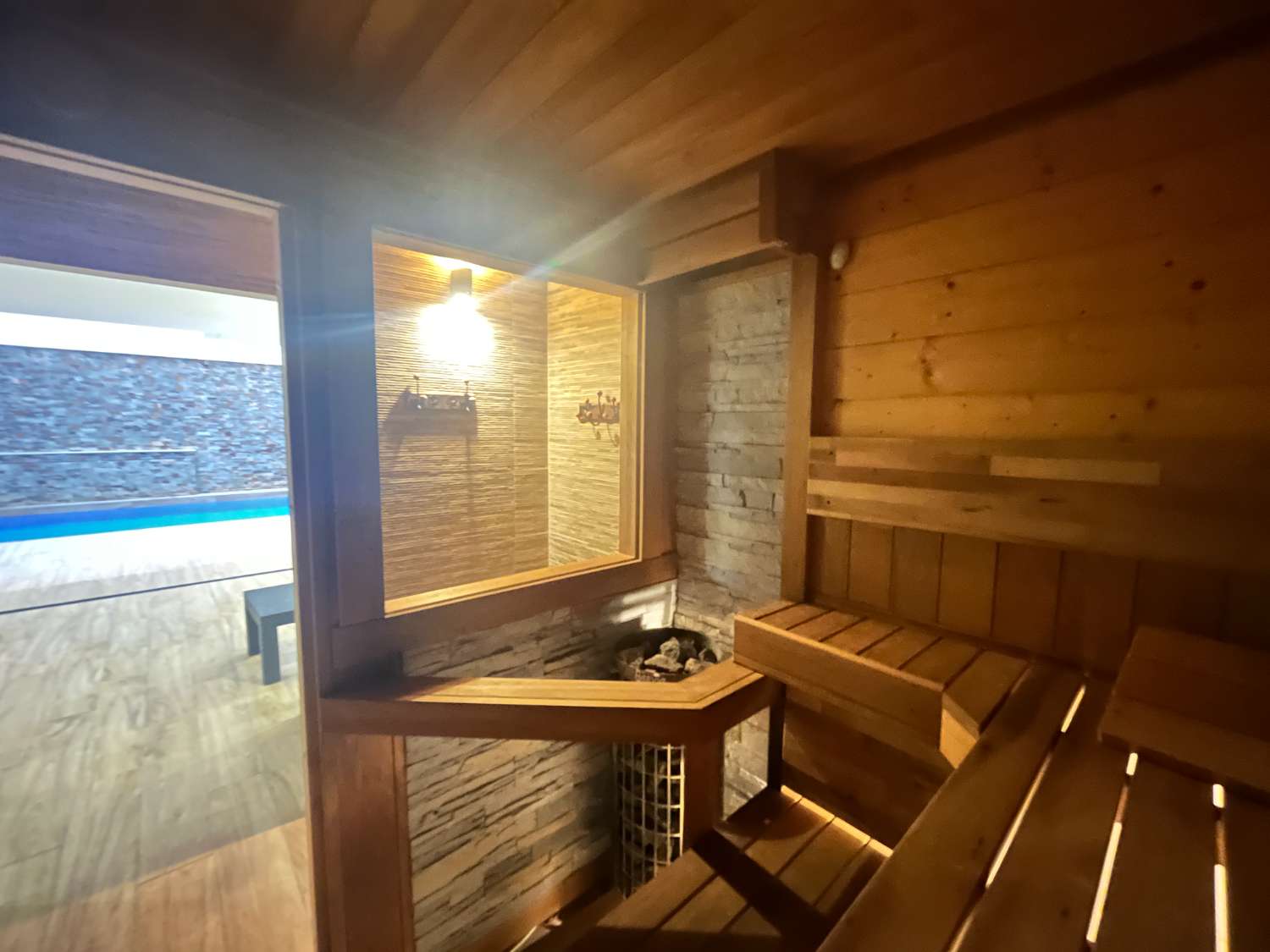 Apartamento de 3 dormitorios y 2 baños con Piscina y Sauna cerca de la playa!