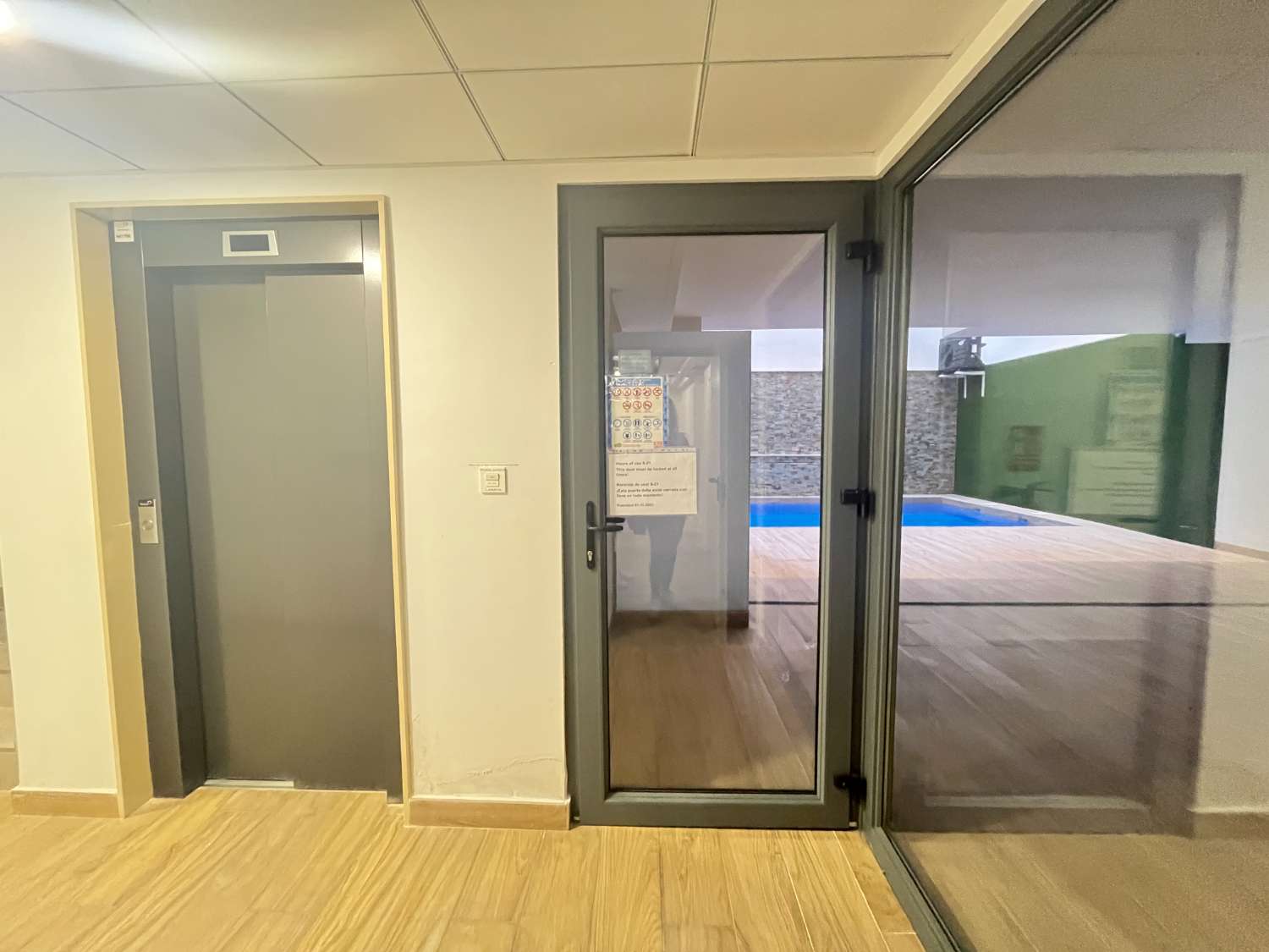 Apartamento de 3 dormitorios y 2 baños con Piscina y Sauna cerca de la playa!