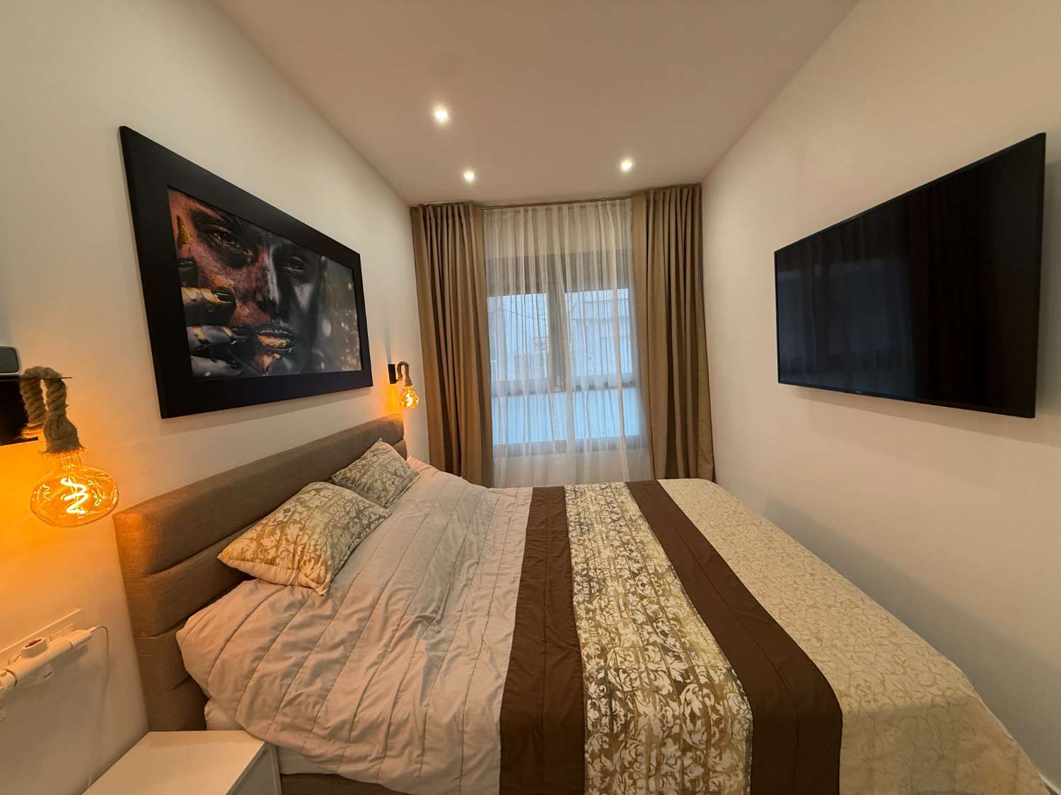 Apartamento de 3 dormitorios y 2 baños con Piscina y Sauna cerca de la playa!