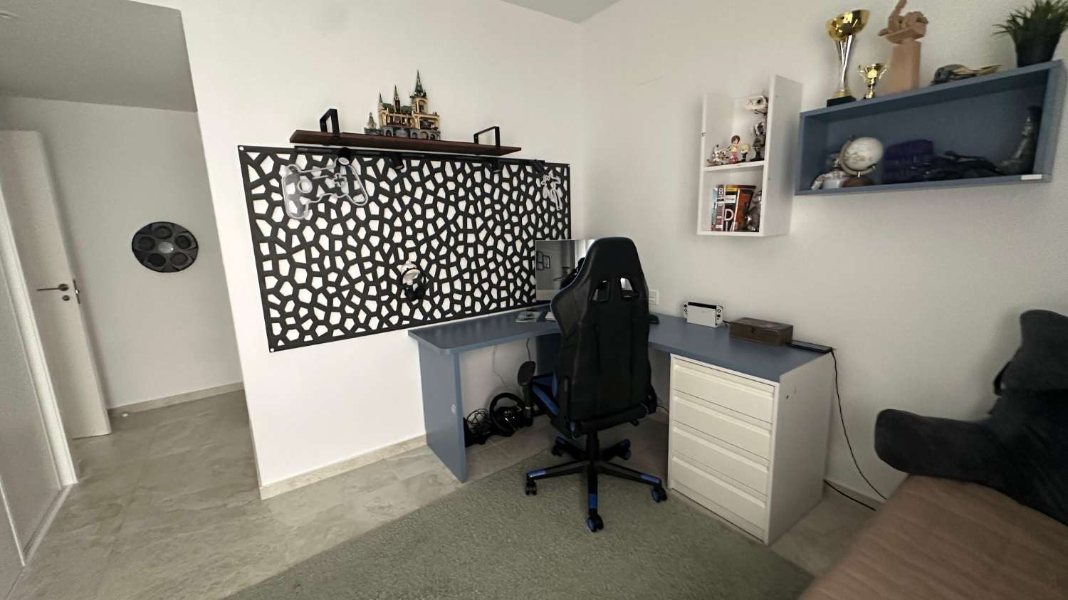 Apartamento de 3 dormitorios y 2 baños con Piscina y Sauna cerca de la playa!