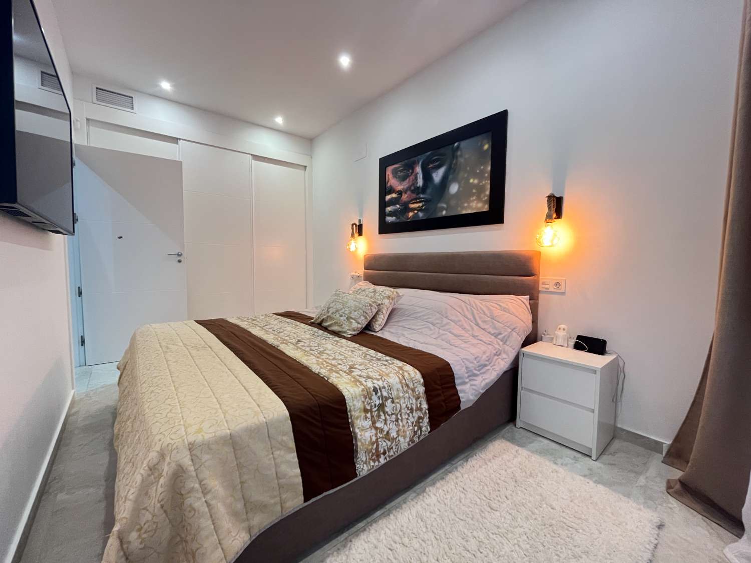 Apartamento de 3 dormitorios y 2 baños con Piscina y Sauna cerca de la playa!