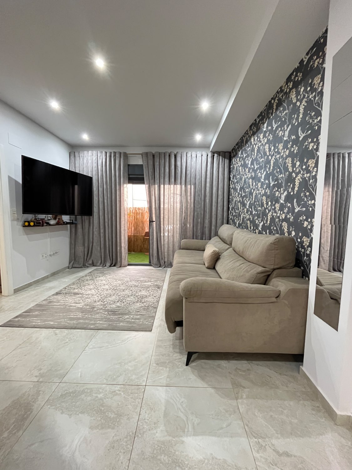 Apartamento de 3 dormitorios y 2 baños con Piscina y Sauna cerca de la playa!