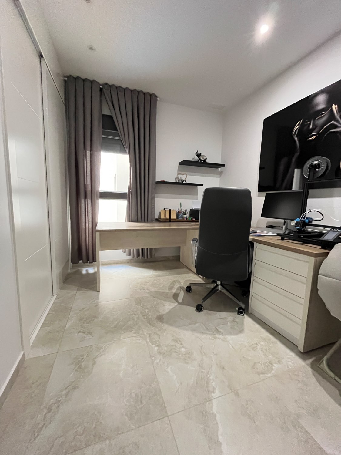 Apartamento de 3 dormitorios y 2 baños con Piscina y Sauna cerca de la playa!