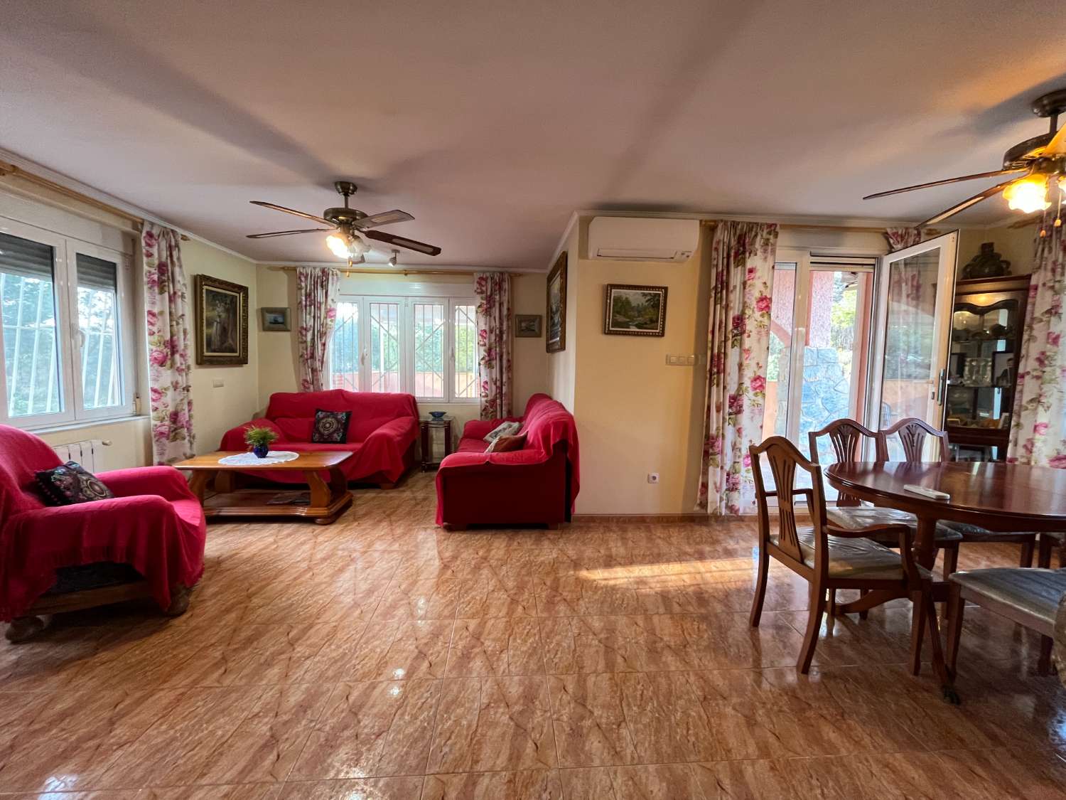 Chalet en Los Balcones con Apartamento Independiente