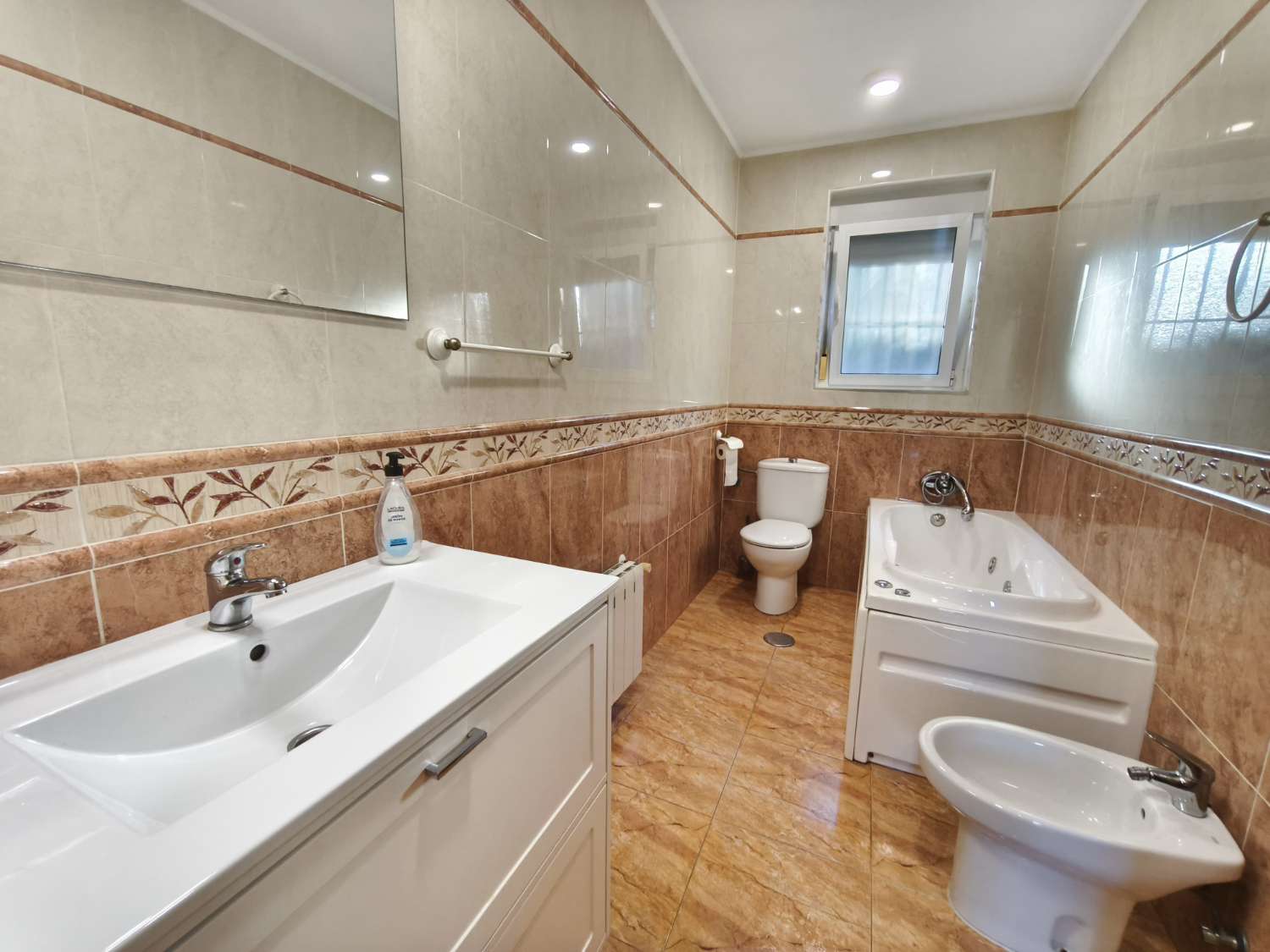 Chalet - Chalet en Los Balcones con Apartamento Independiente