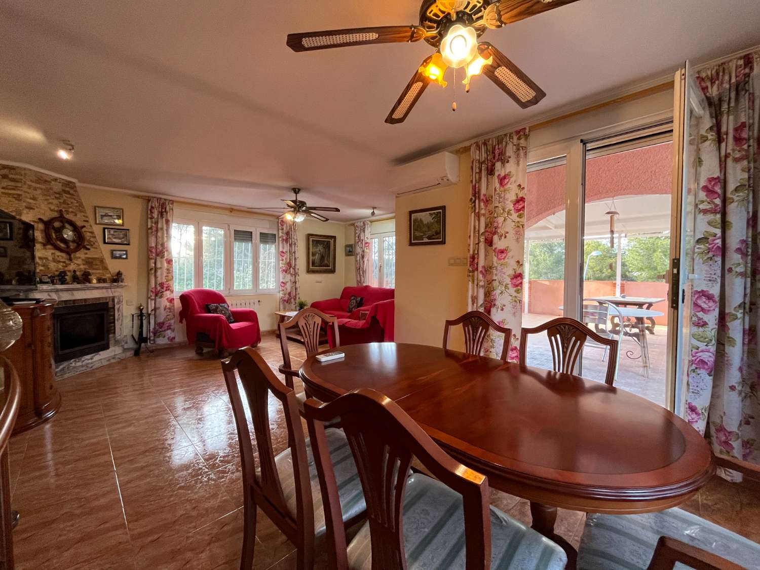 Chalet en Los Balcones con Apartamento Independiente