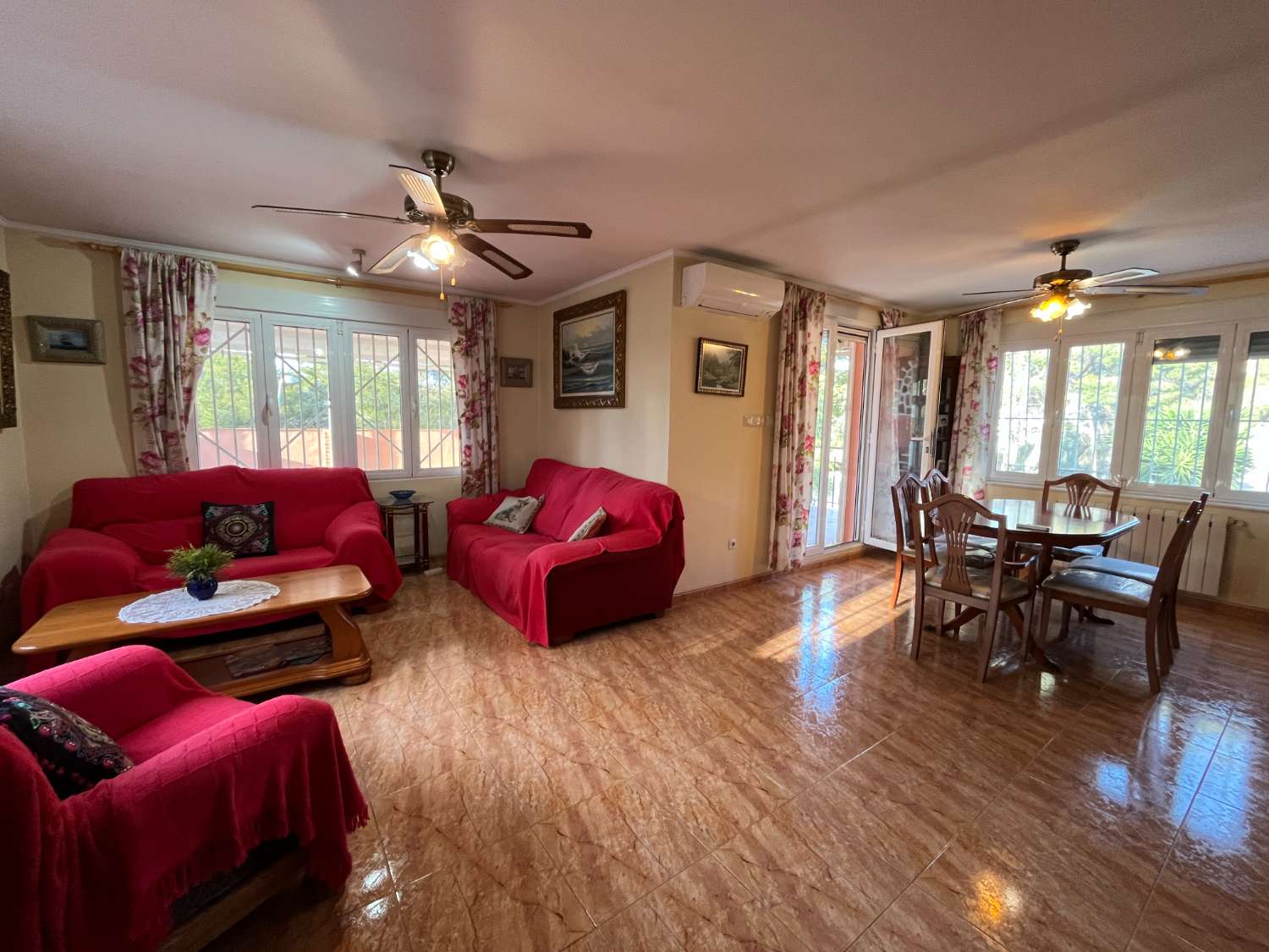 Chalet en Los Balcones con Apartamento Independiente