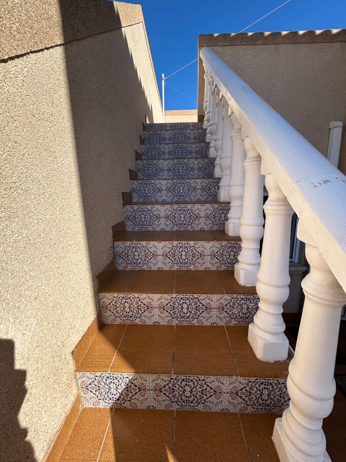 Duplex 3 dormitorios, 2 baños, 1 solario con 1 piscina común