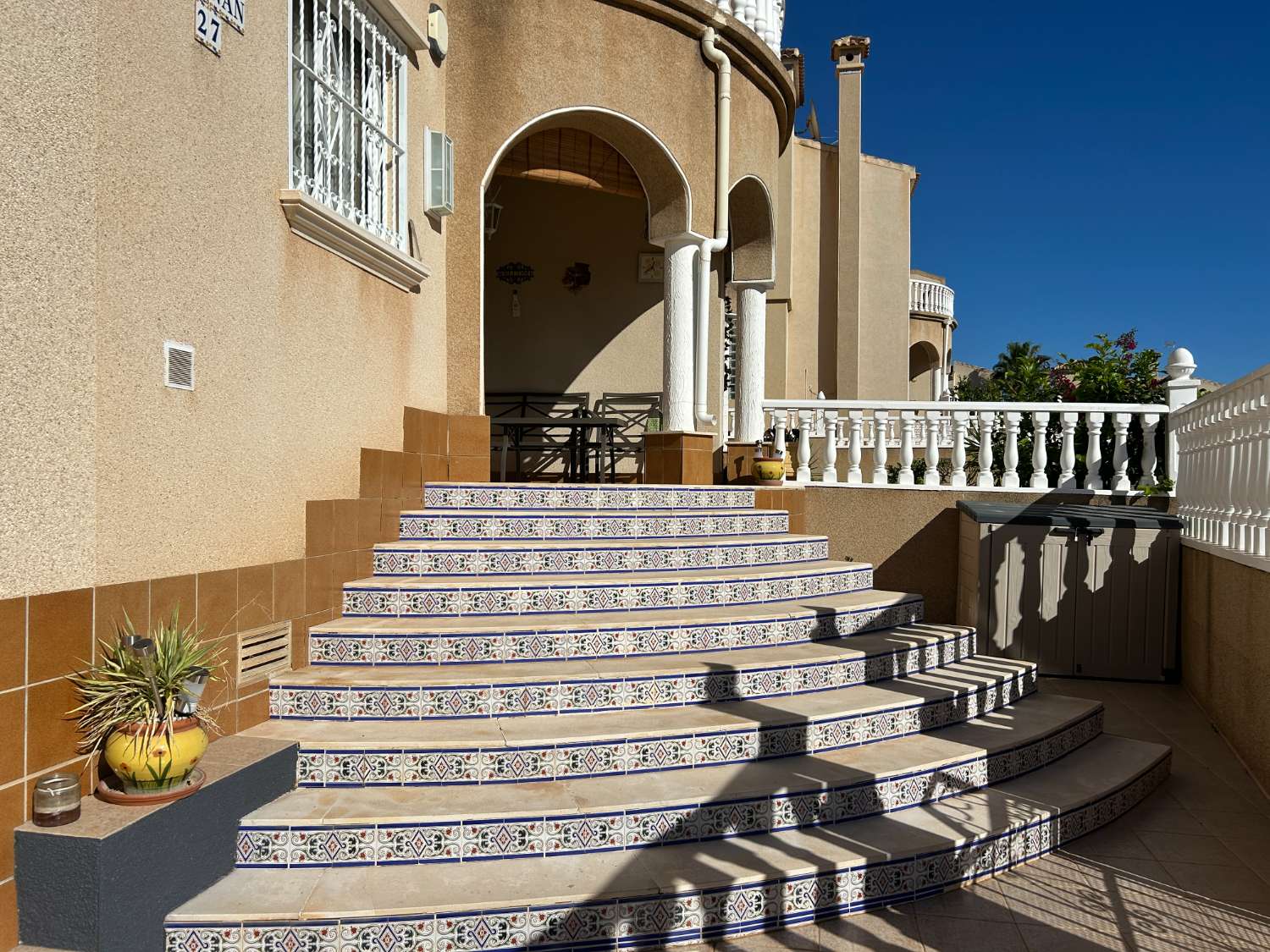 Duplex 3 dormitorios, 2 baños, 1 solario con 1 piscina común