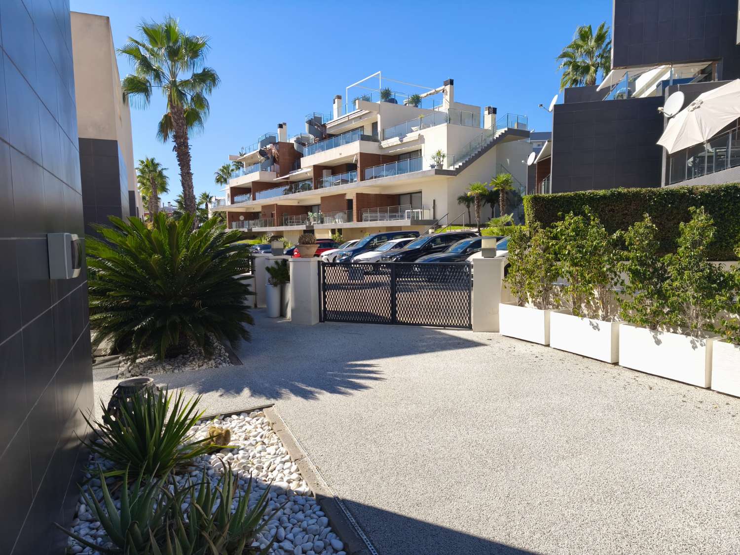 Moderno Chalet en esquinade 3 dormitorios y 2 baños