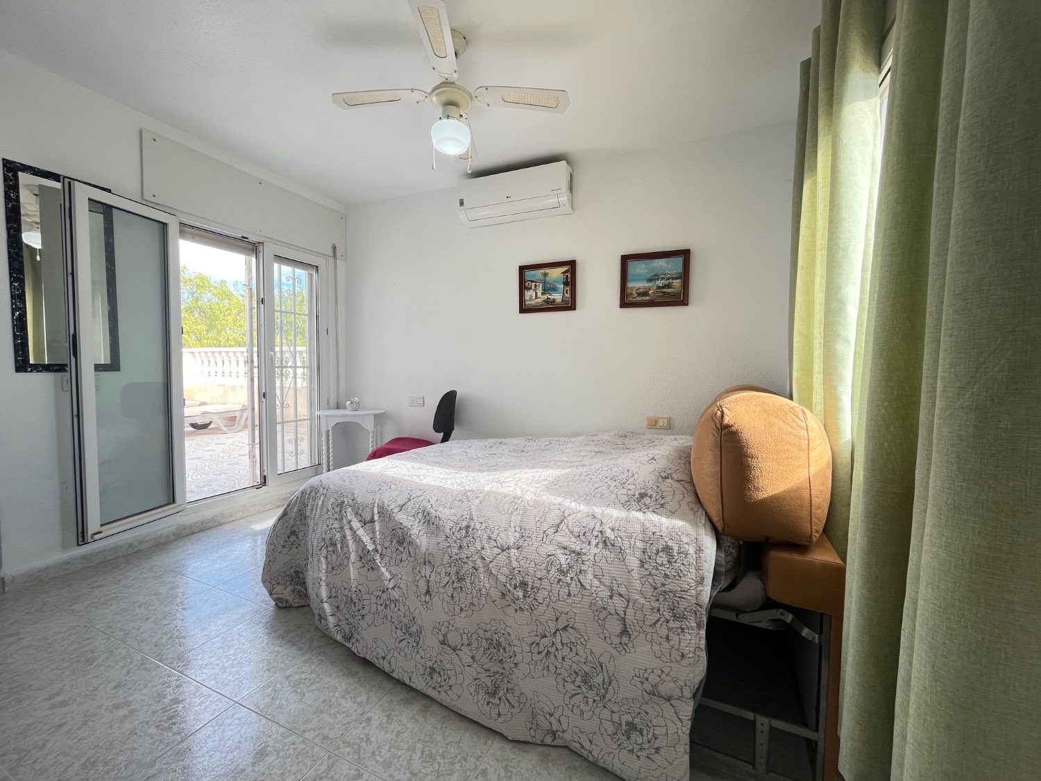 Quad Eck-Haus mit 3 Schlafzimmern und zwei Bädern in La Florida