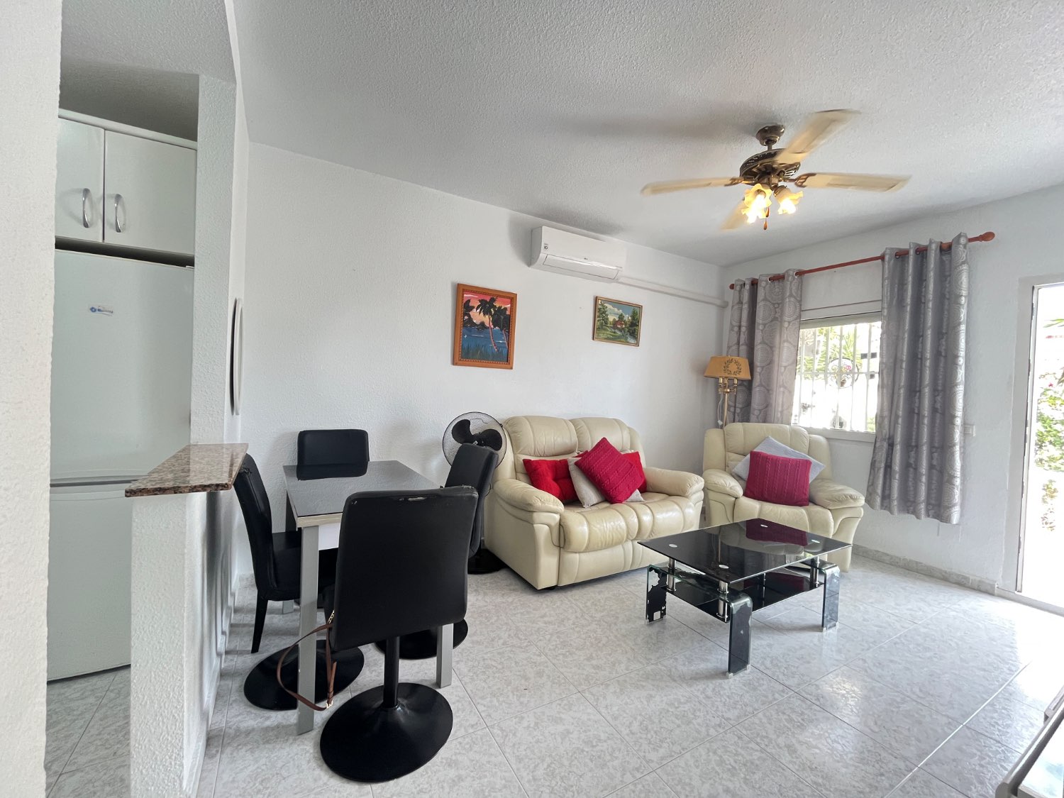 Quad Eck-Haus mit 3 Schlafzimmern und zwei Bädern in La Florida