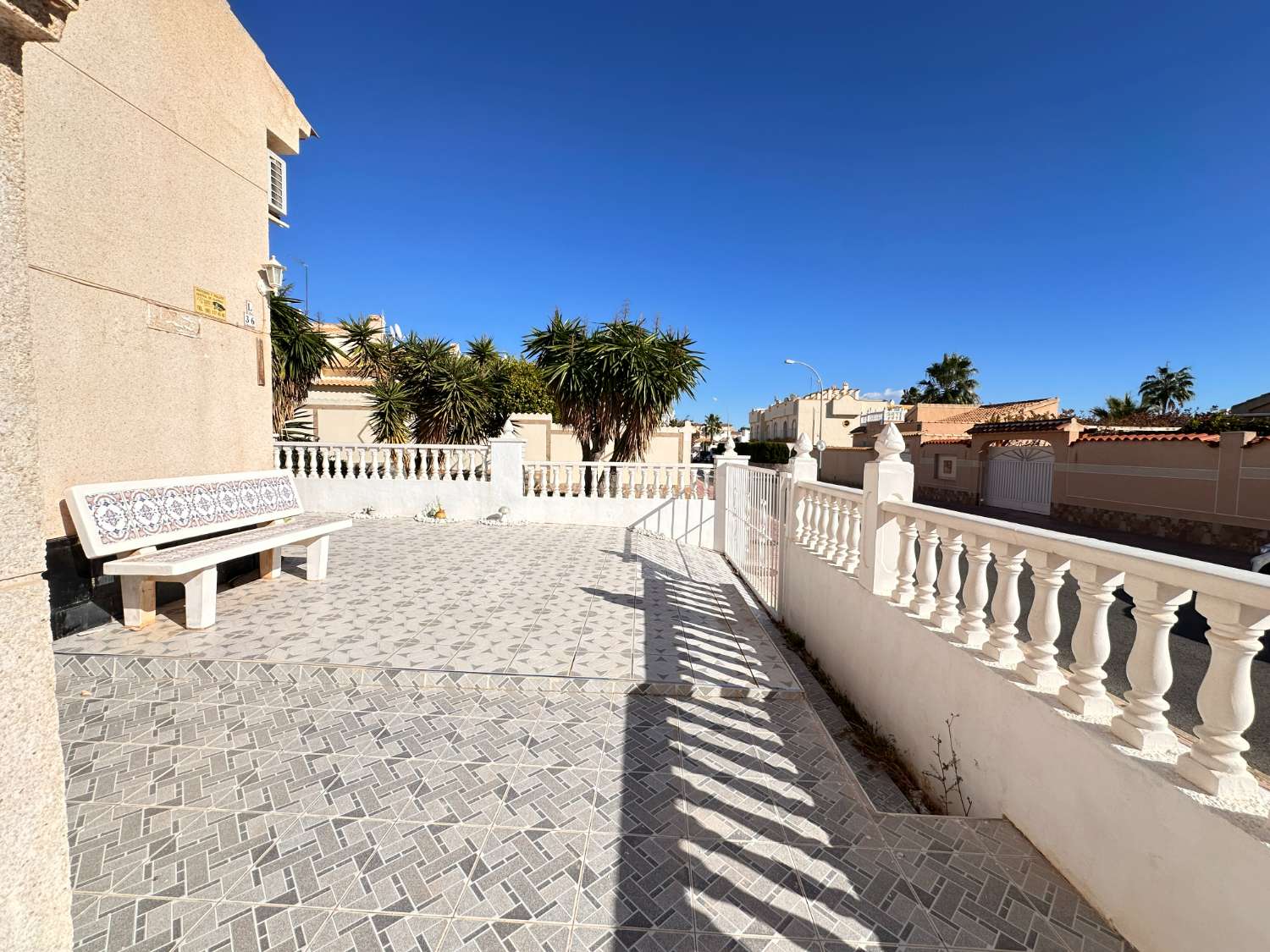 Quad Eck-Haus mit 3 Schlafzimmern und zwei Bädern in La Florida