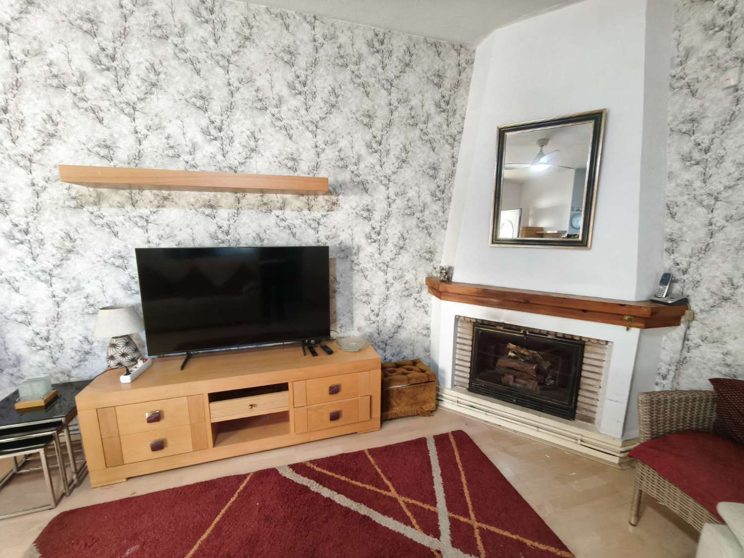 Preciosa propiedad de 4 habitaciones en una urbanización bien cuidada.