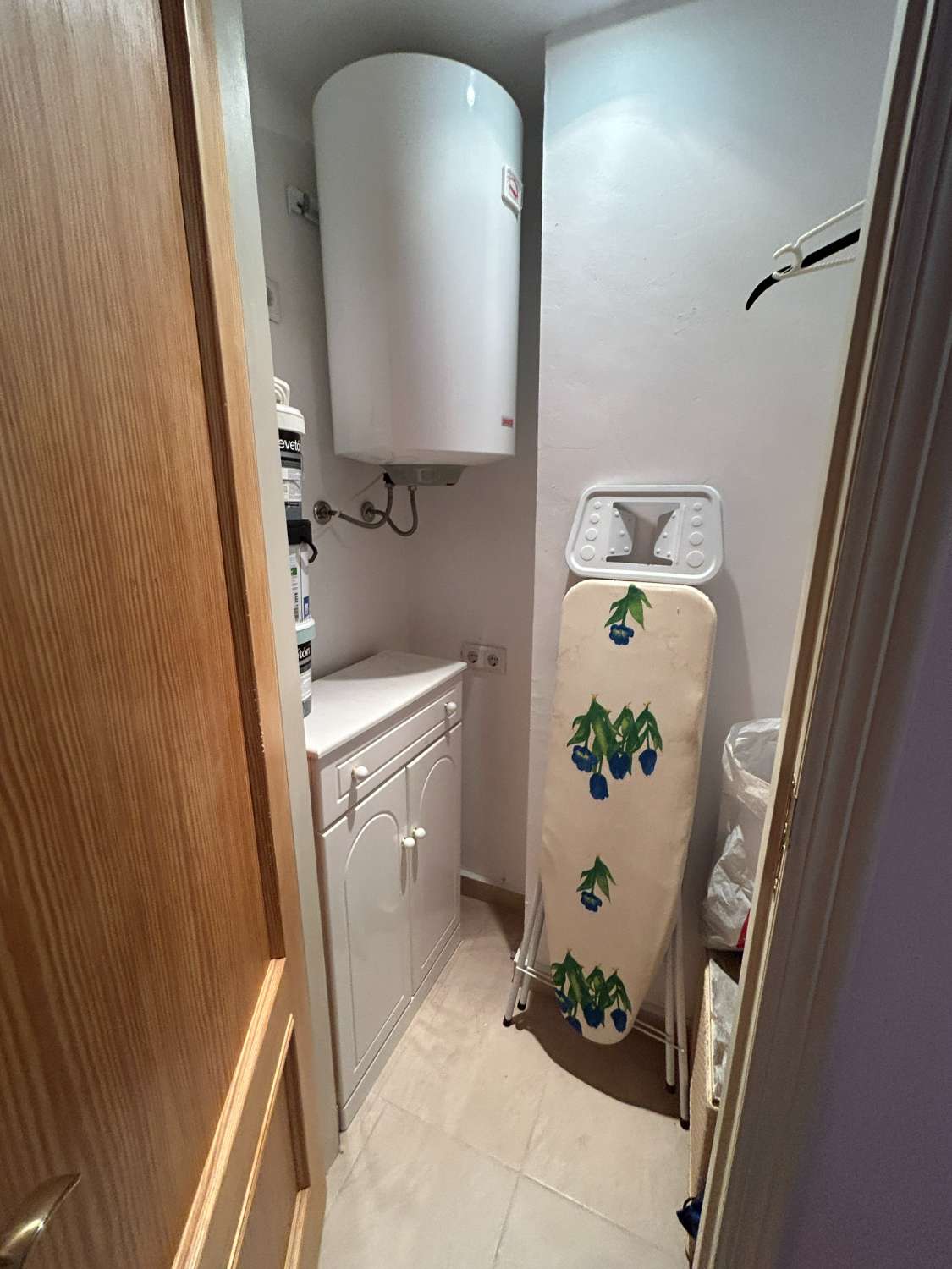 Preciosa propiedad de 4 habitaciones en una urbanización bien cuidada.