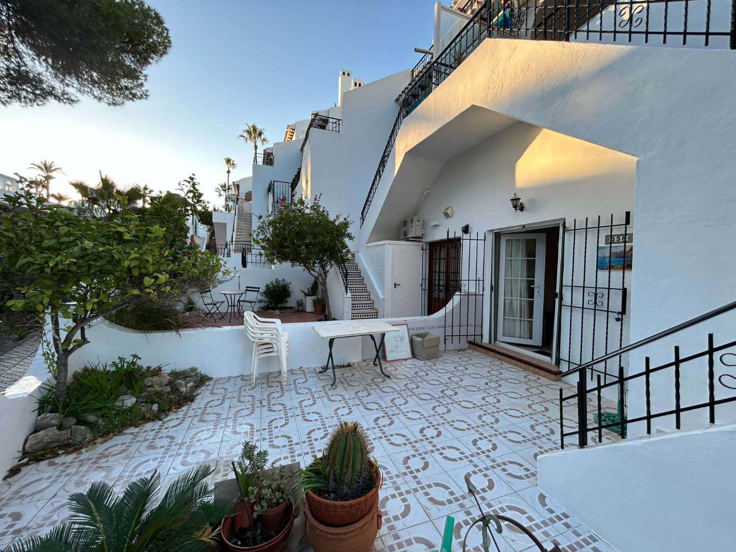 Preciosa propiedad de 4 habitaciones en una urbanización bien cuidada.